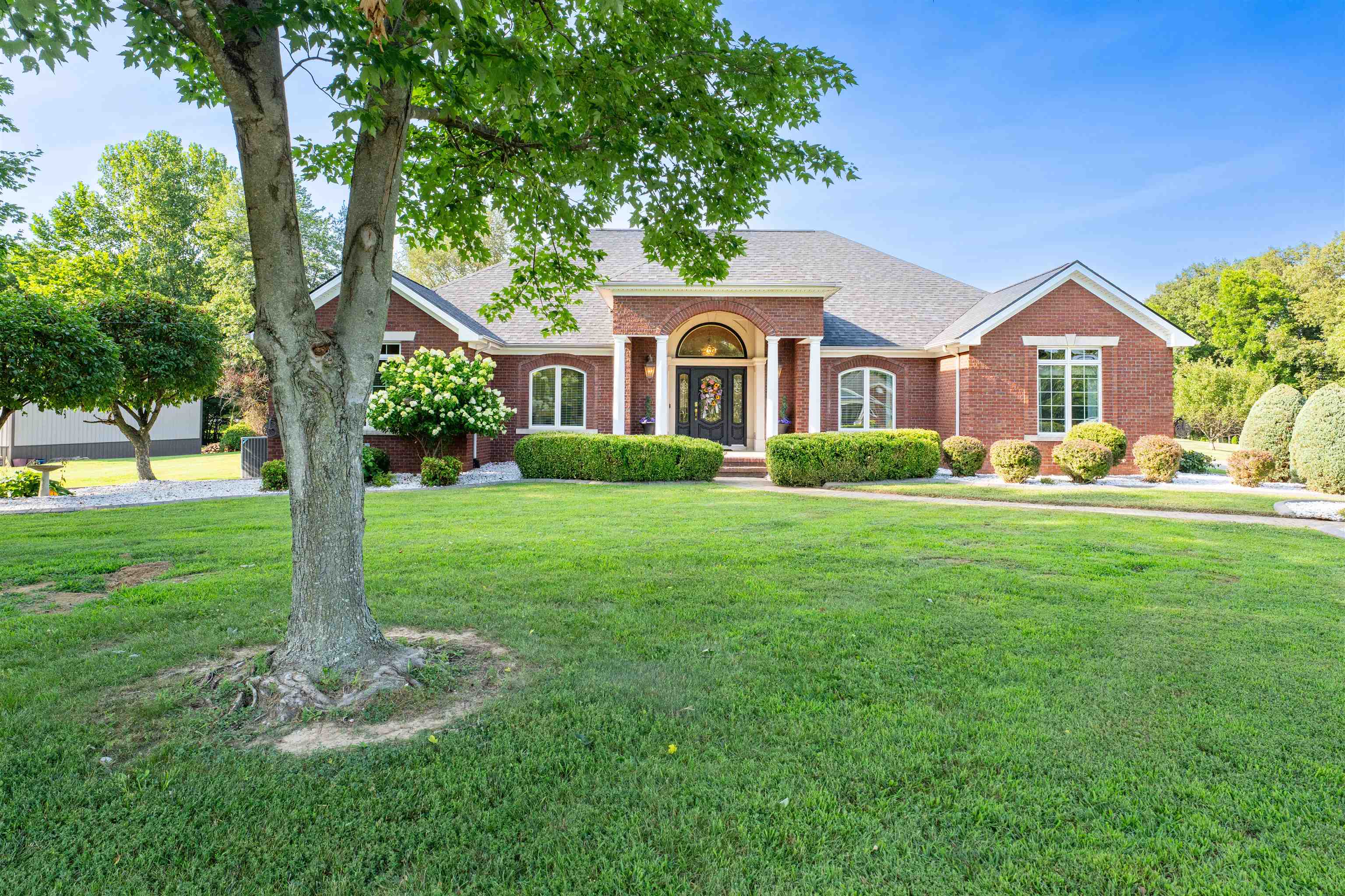 4541 Honeysuckle Ln, Owensboro, Kentucky 42303, 3 Bedrooms Bedrooms, ,3 BathroomsBathrooms,Single Family Residence,For Sale,Honeysuckle Ln,92534