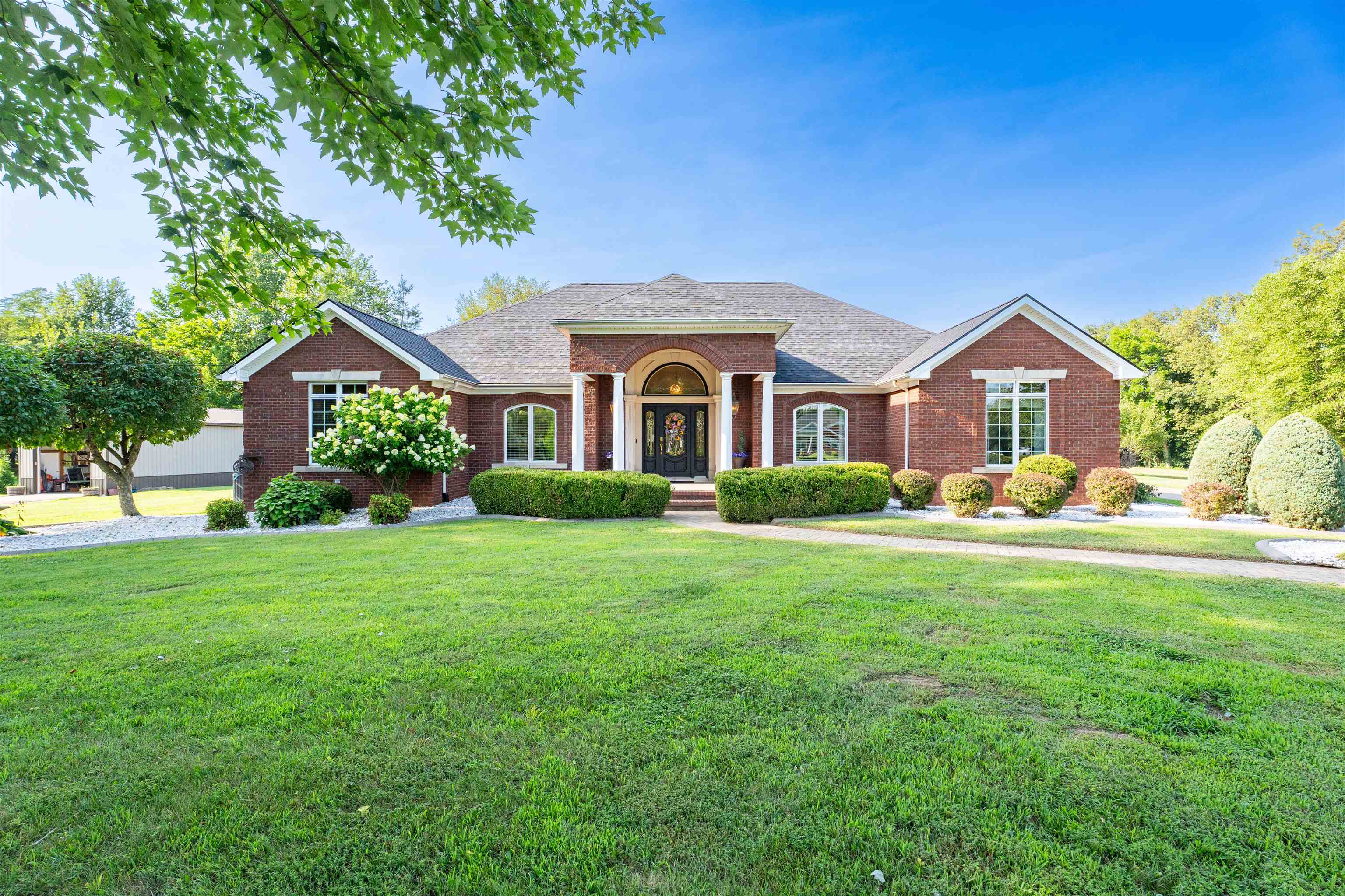 4541 Honeysuckle Ln, Owensboro, Kentucky 42303, 3 Bedrooms Bedrooms, ,3 BathroomsBathrooms,Single Family Residence,For Sale,Honeysuckle Ln,92534