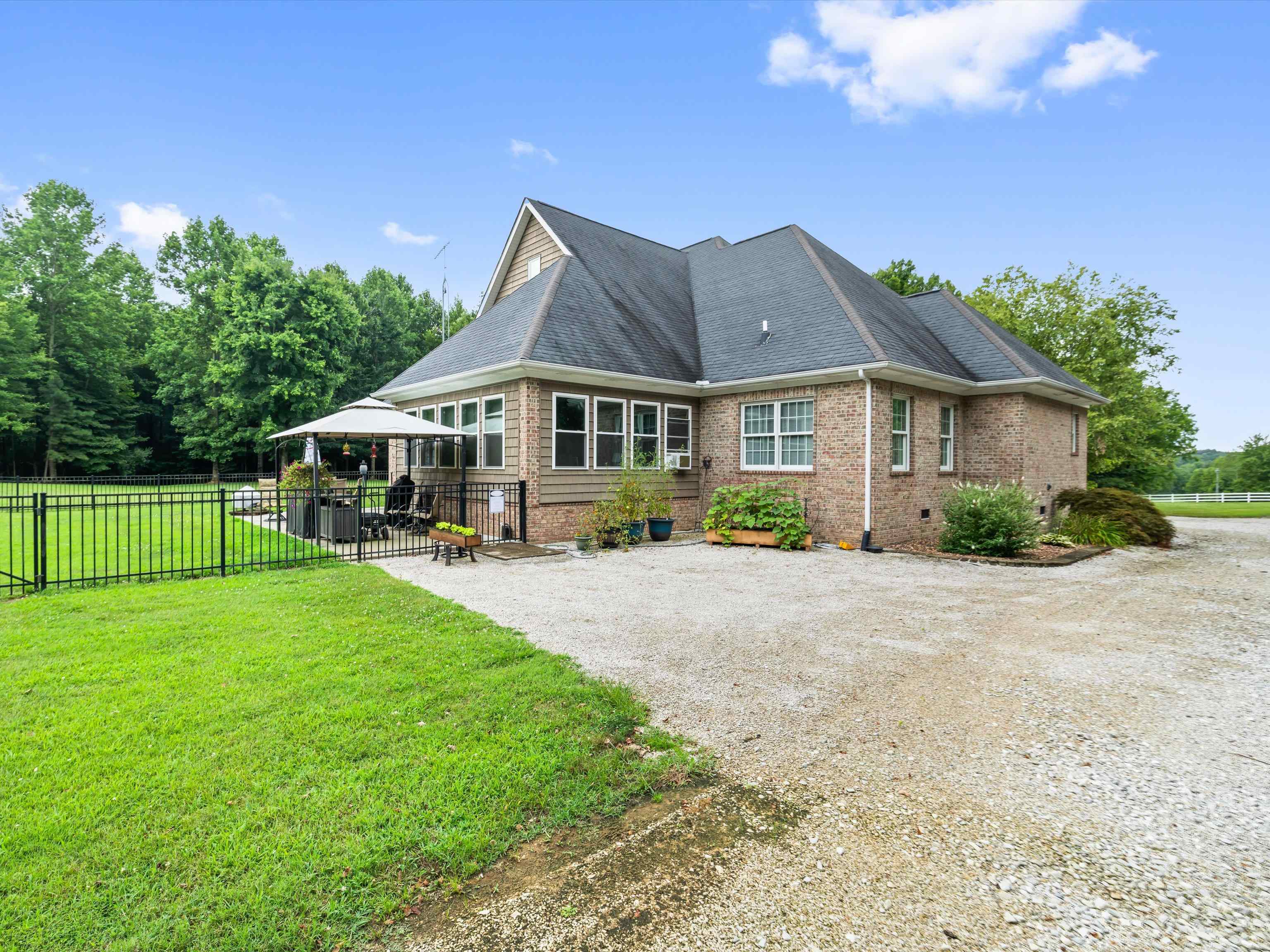12165 US HWY 231 N, Utica, Kentucky 42376, 4 Bedrooms Bedrooms, ,3 BathroomsBathrooms,Single Family Residence,For Sale,US HWY 231 N,92541