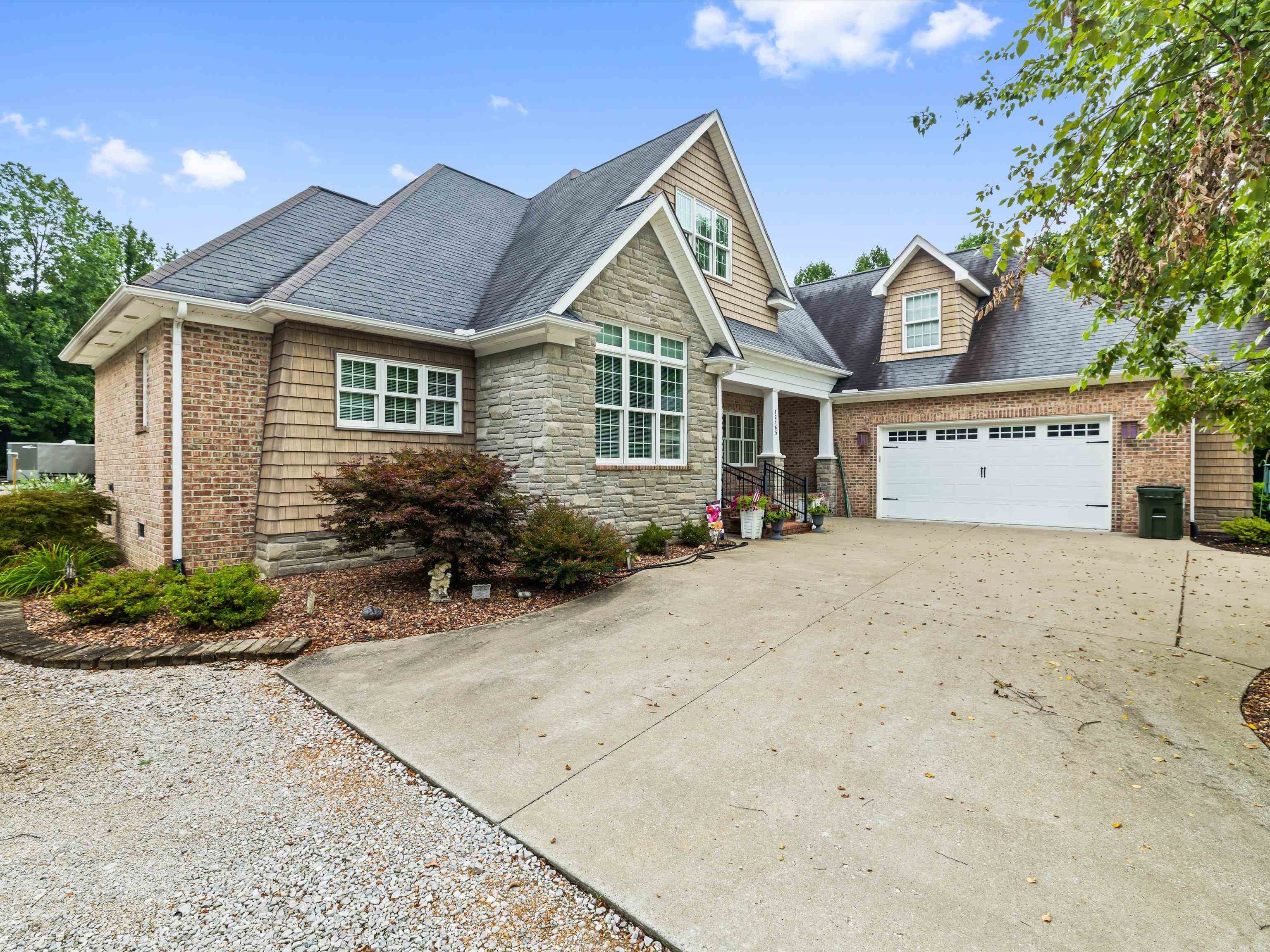 12165 US HWY 231 N, Utica, Kentucky 42376, 4 Bedrooms Bedrooms, ,3 BathroomsBathrooms,Single Family Residence,For Sale,US HWY 231 N,92541