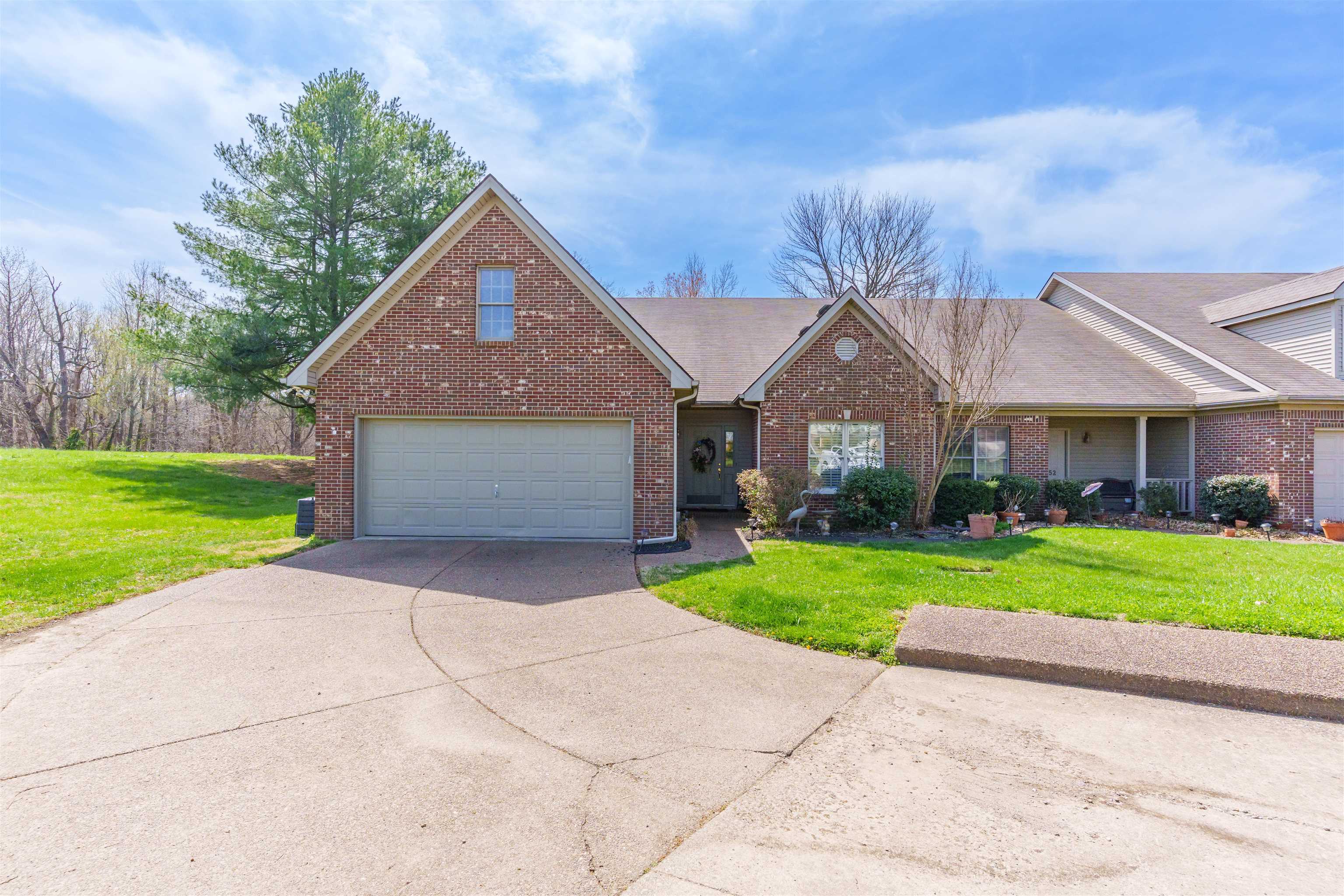 6554 Waterford Place, Owensboro, Kentucky 42303, 3 Bedrooms Bedrooms, ,2 BathroomsBathrooms,Single Family Residence,For Sale,Waterford Place,92545