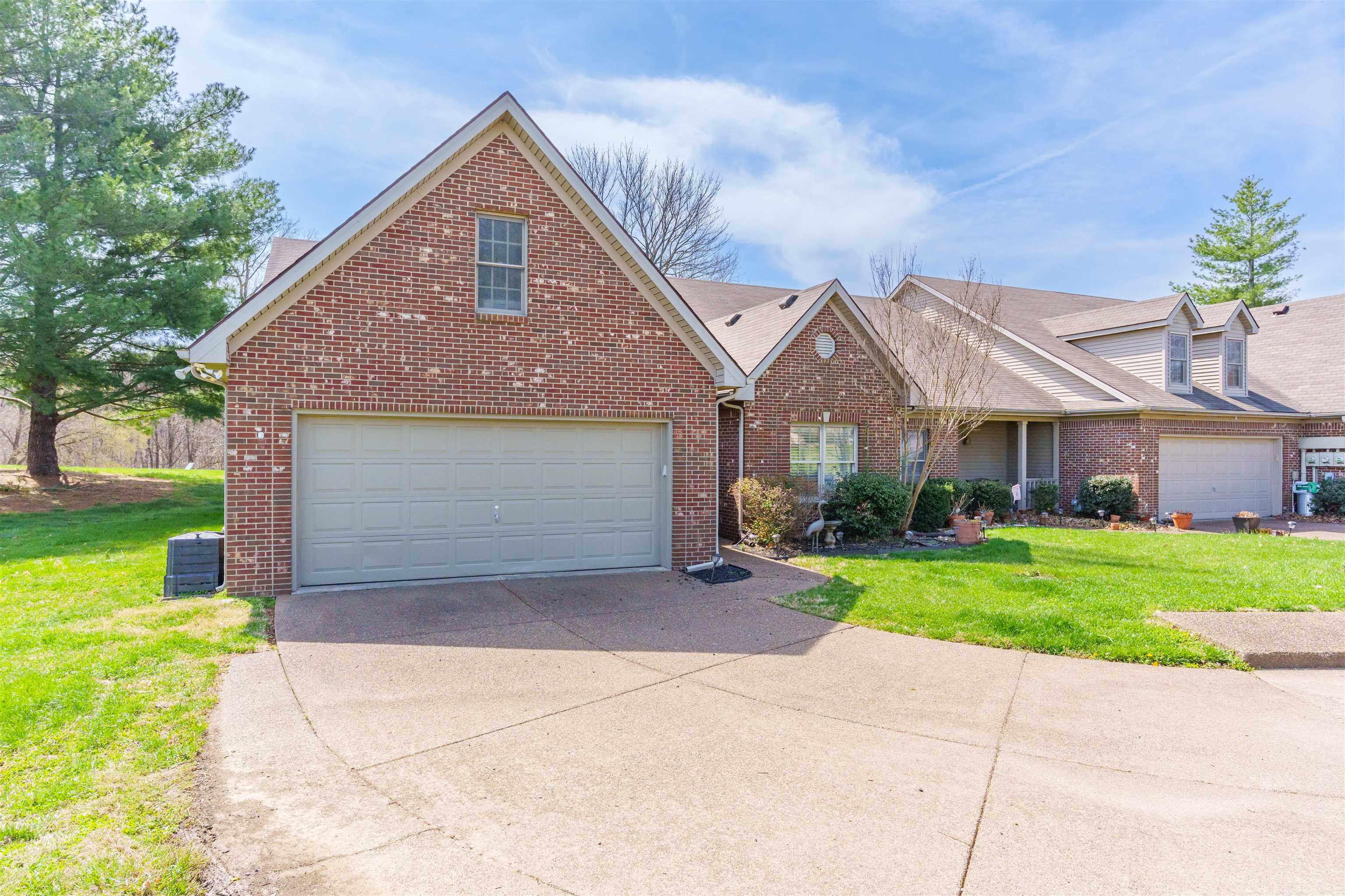 6554 Waterford Place, Owensboro, Kentucky 42303, 3 Bedrooms Bedrooms, ,2 BathroomsBathrooms,Single Family Residence,For Sale,Waterford Place,92545
