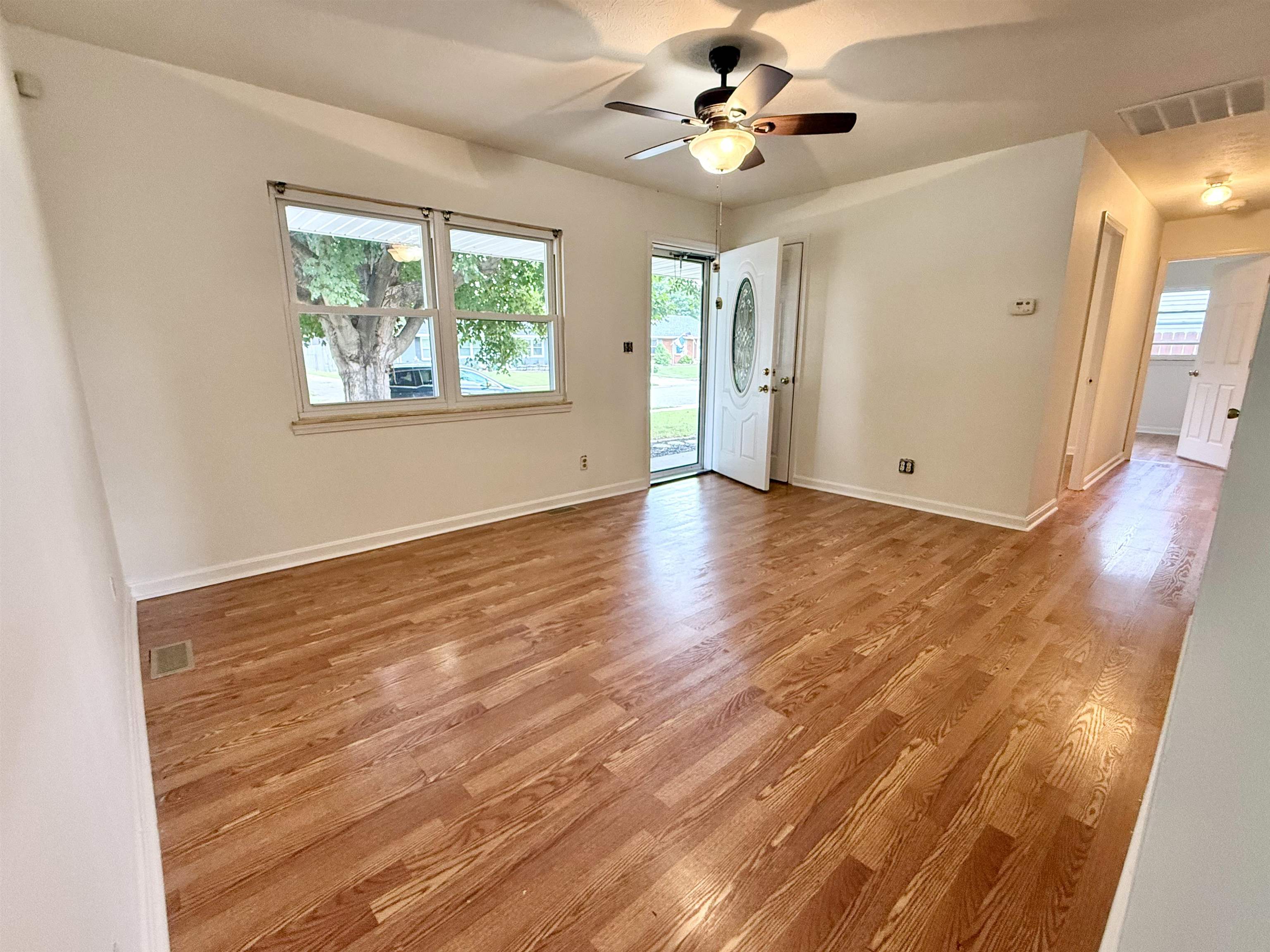 2230 Boarman Drive, Owensboro, Kentucky 42301-6719, 3 Bedrooms Bedrooms, ,1 BathroomBathrooms,Single Family Residence,For Sale,Boarman Drive,92554