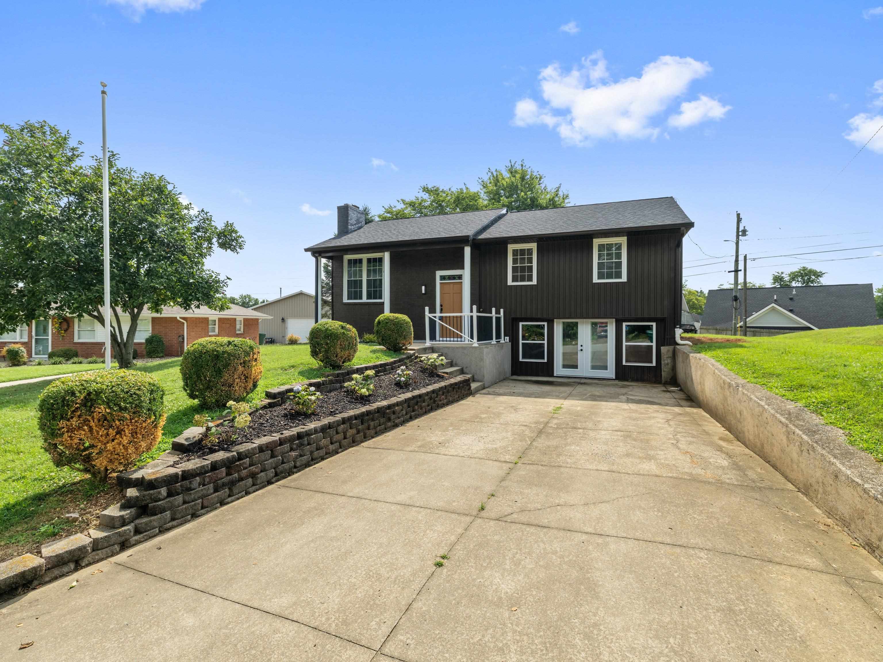 1828 Mt. Vernon Drive, Owensboro, Kentucky 42303, 3 Bedrooms Bedrooms, ,2 BathroomsBathrooms,Single Family Residence,For Sale,Mt. Vernon Drive,92564
