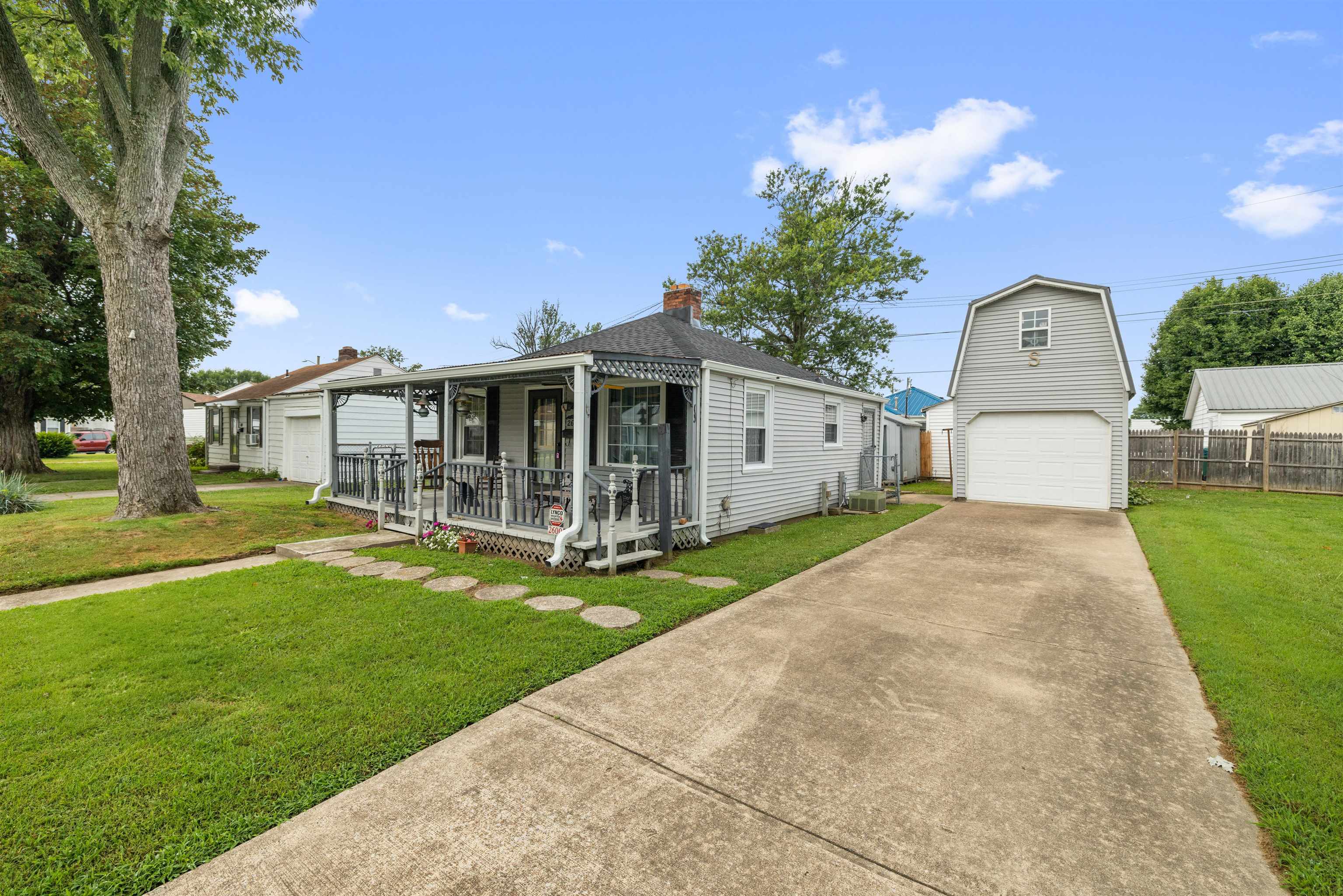 2600 Cloverdale Drive, Owensboro, Kentucky 42303, 3 Bedrooms Bedrooms, ,1 BathroomBathrooms,Single Family Residence,For Sale,Cloverdale Drive,92571