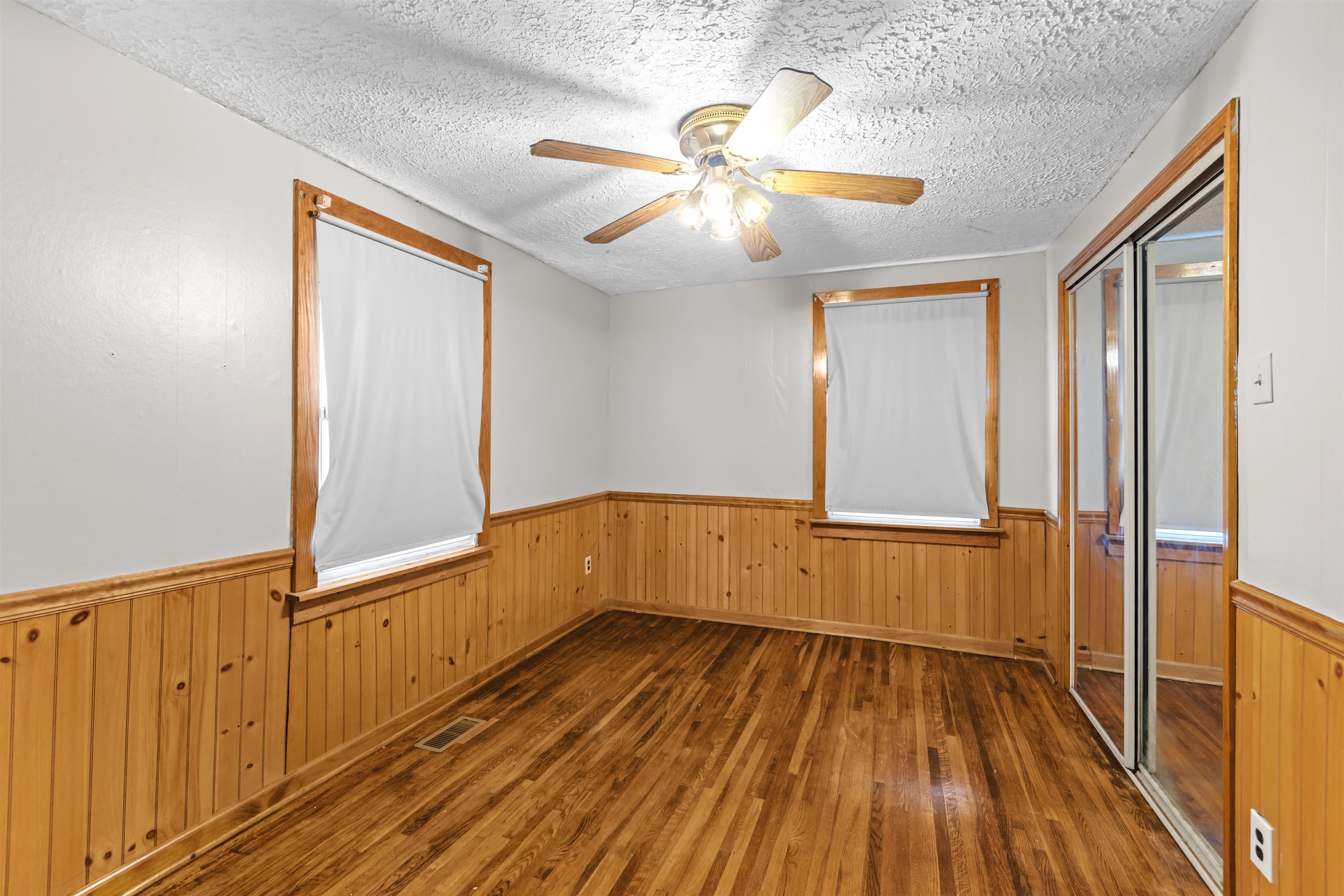 2600 Cloverdale Drive, Owensboro, Kentucky 42303, 3 Bedrooms Bedrooms, ,1 BathroomBathrooms,Single Family Residence,For Sale,Cloverdale Drive,92571