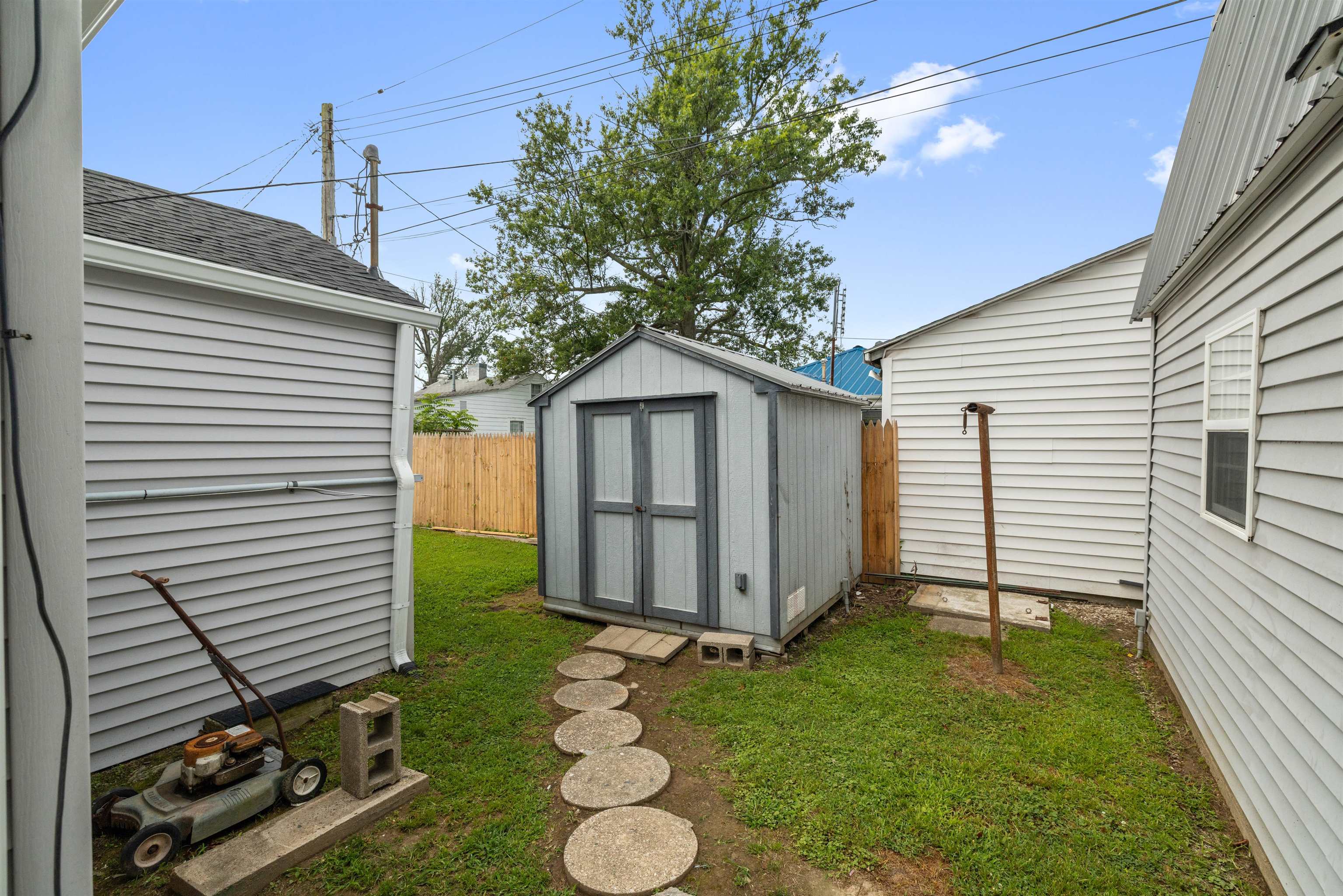 2600 Cloverdale Drive, Owensboro, Kentucky 42303, 3 Bedrooms Bedrooms, ,1 BathroomBathrooms,Single Family Residence,For Sale,Cloverdale Drive,92571