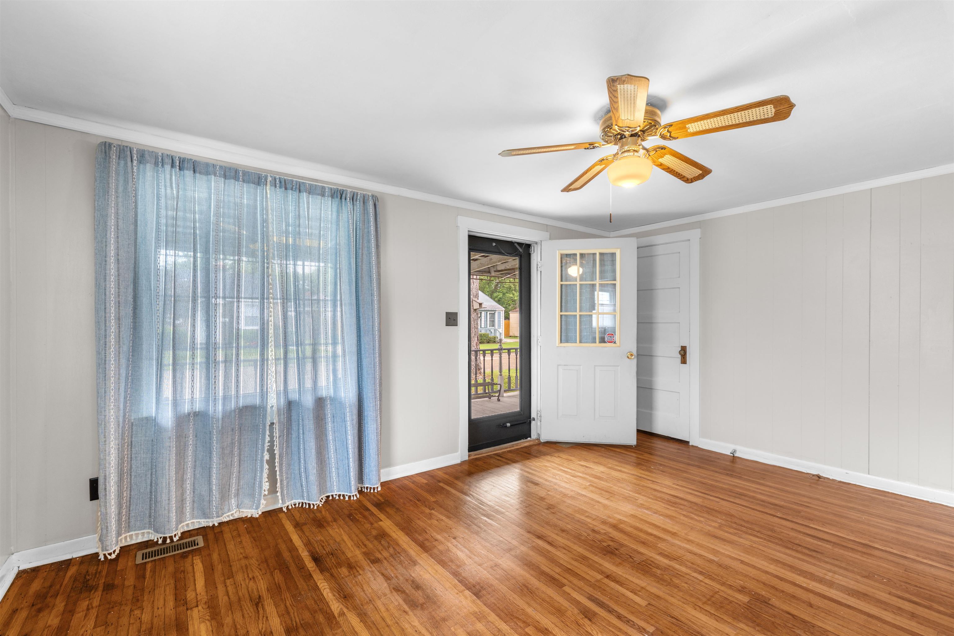 2600 Cloverdale Drive, Owensboro, Kentucky 42303, 3 Bedrooms Bedrooms, ,1 BathroomBathrooms,Single Family Residence,For Sale,Cloverdale Drive,92571