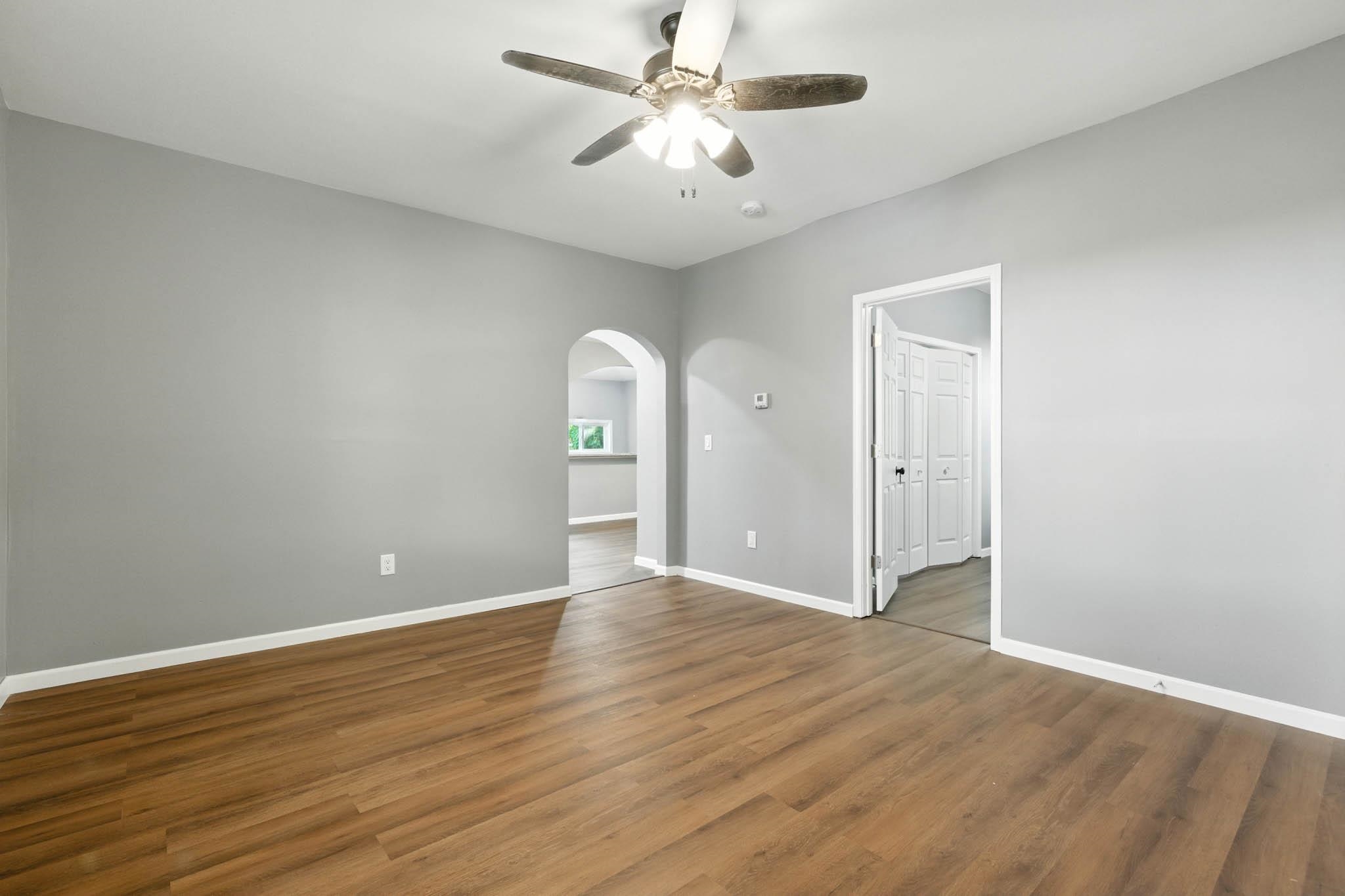 1714 Leitchfield Road, Owensboro, Kentucky 42303, 4 Bedrooms Bedrooms, ,2 BathroomsBathrooms,Single Family Residence,For Sale,Leitchfield Road,92576
