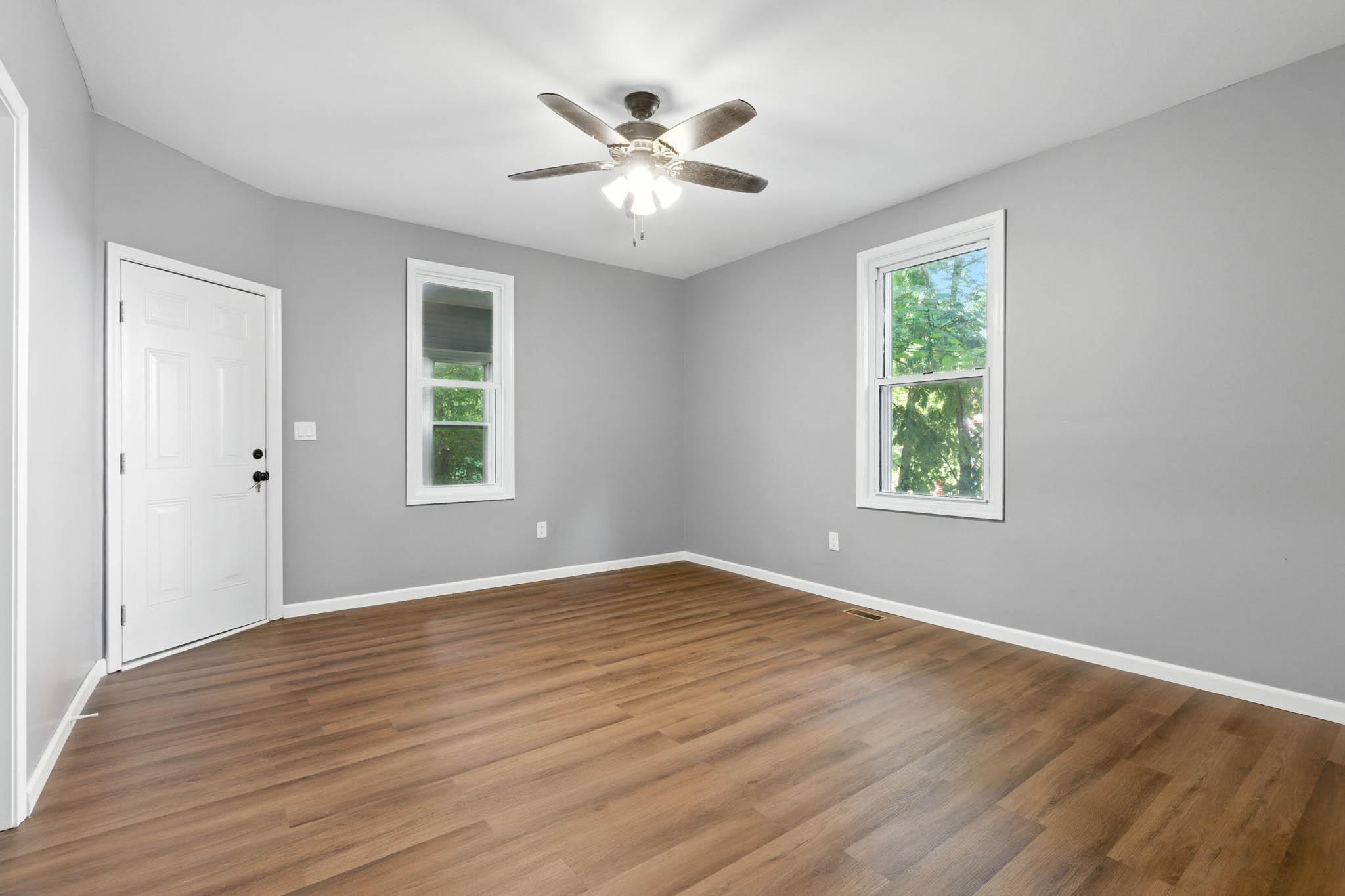1714 Leitchfield Road, Owensboro, Kentucky 42303, 4 Bedrooms Bedrooms, ,2 BathroomsBathrooms,Single Family Residence,For Sale,Leitchfield Road,92576