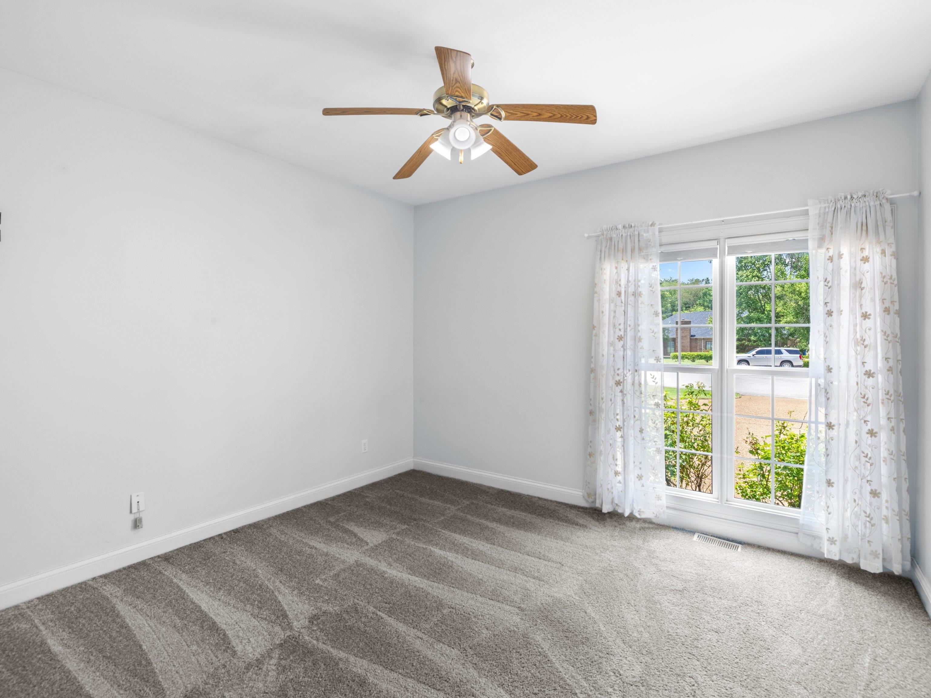 4124 Foxtail Place, Owensboro, Kentucky 42303, 3 Bedrooms Bedrooms, ,2 BathroomsBathrooms,Single Family Residence,For Sale,Foxtail Place,92578