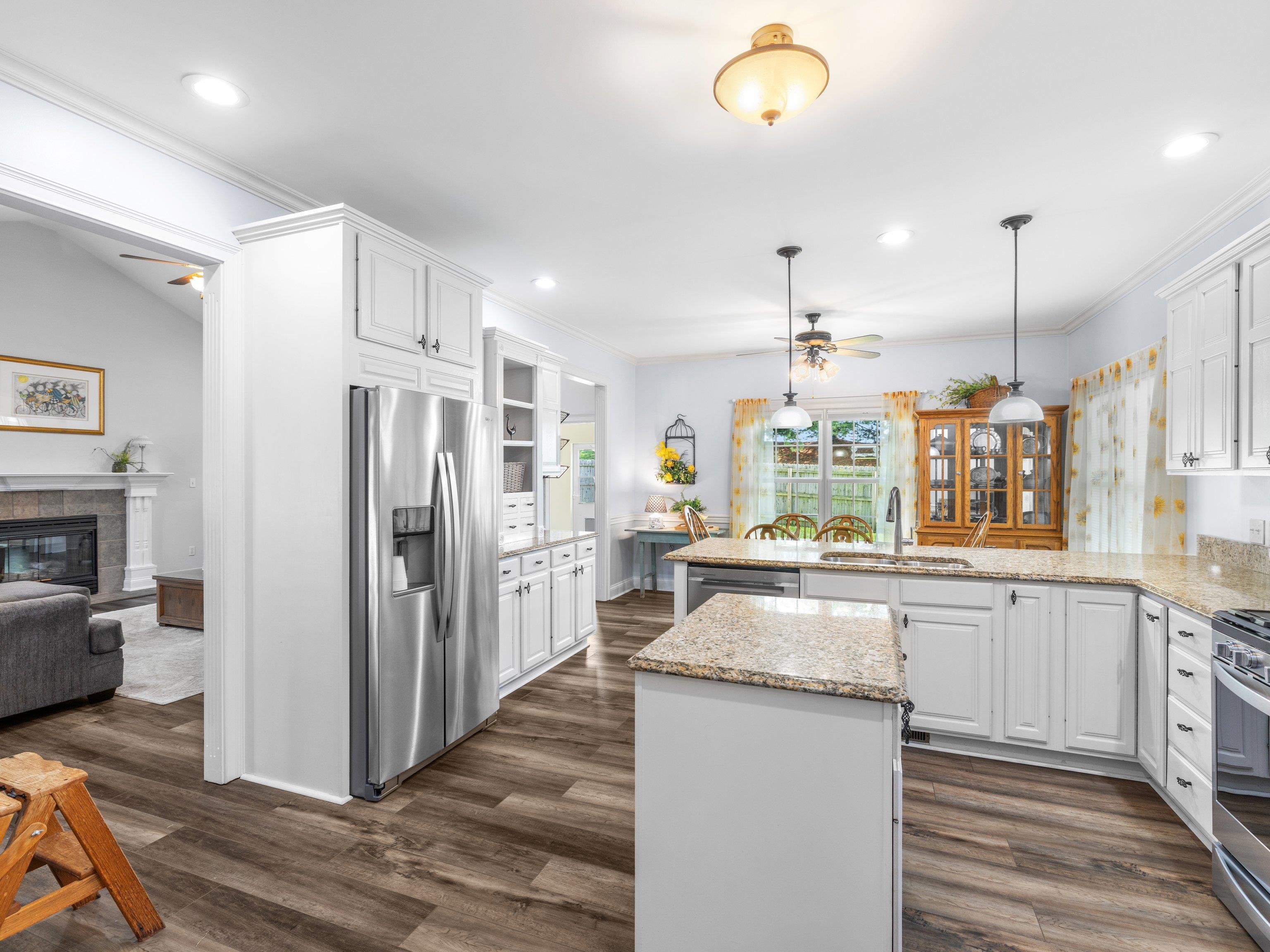 4124 Foxtail Place, Owensboro, Kentucky 42303, 3 Bedrooms Bedrooms, ,2 BathroomsBathrooms,Single Family Residence,For Sale,Foxtail Place,92578