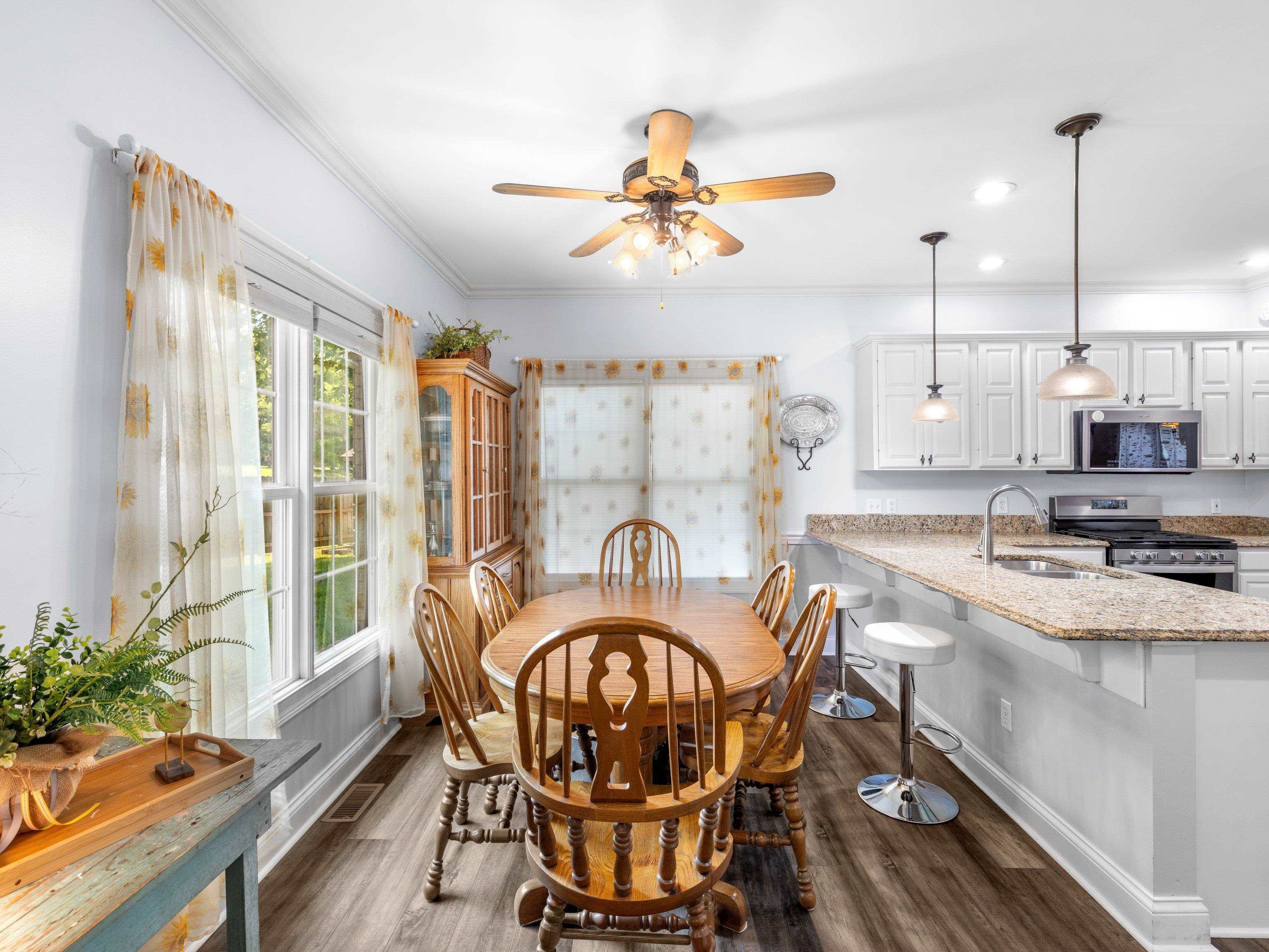 4124 Foxtail Place, Owensboro, Kentucky 42303, 3 Bedrooms Bedrooms, ,2 BathroomsBathrooms,Single Family Residence,For Sale,Foxtail Place,92578
