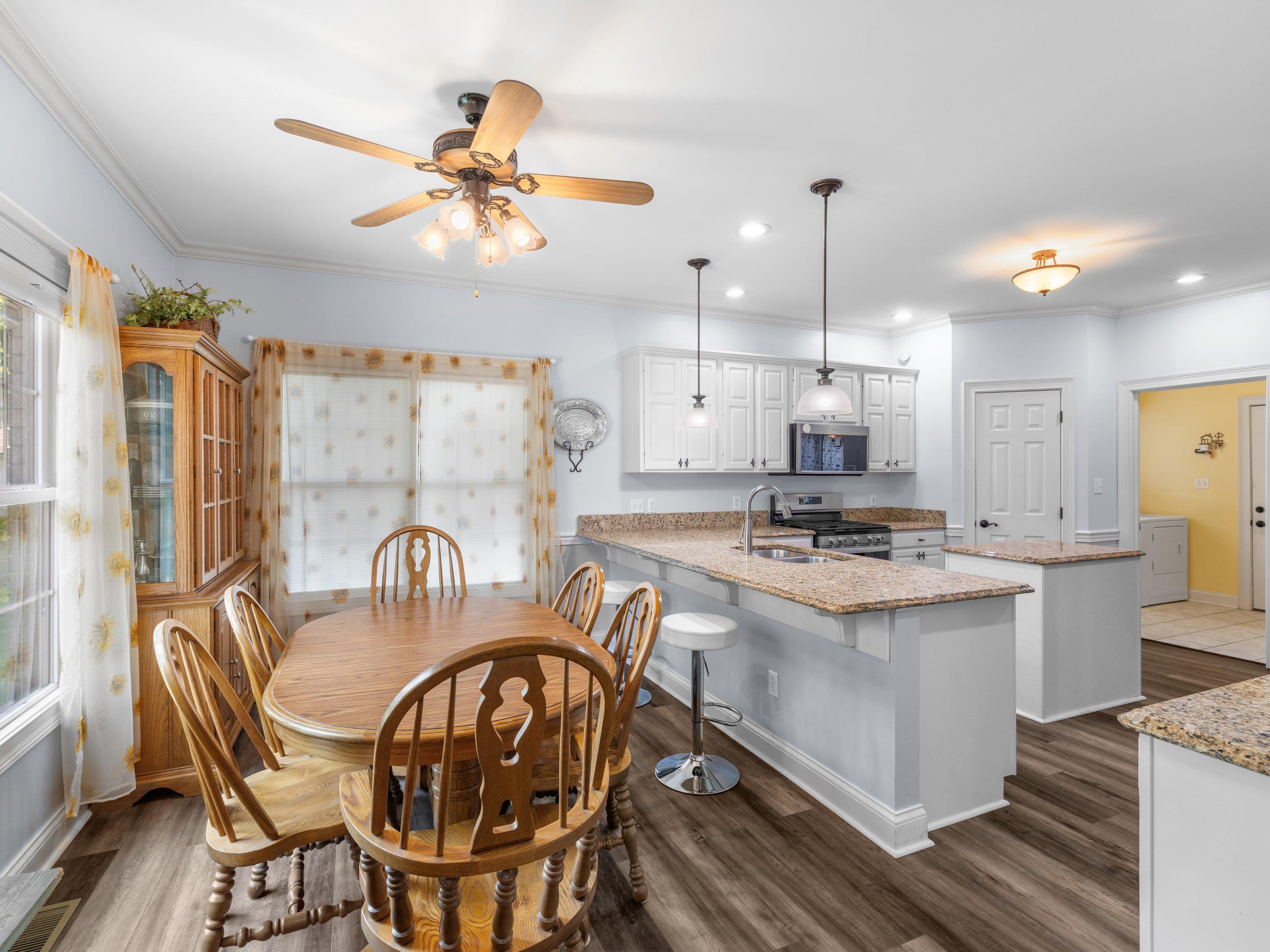 4124 Foxtail Place, Owensboro, Kentucky 42303, 3 Bedrooms Bedrooms, ,2 BathroomsBathrooms,Single Family Residence,For Sale,Foxtail Place,92578
