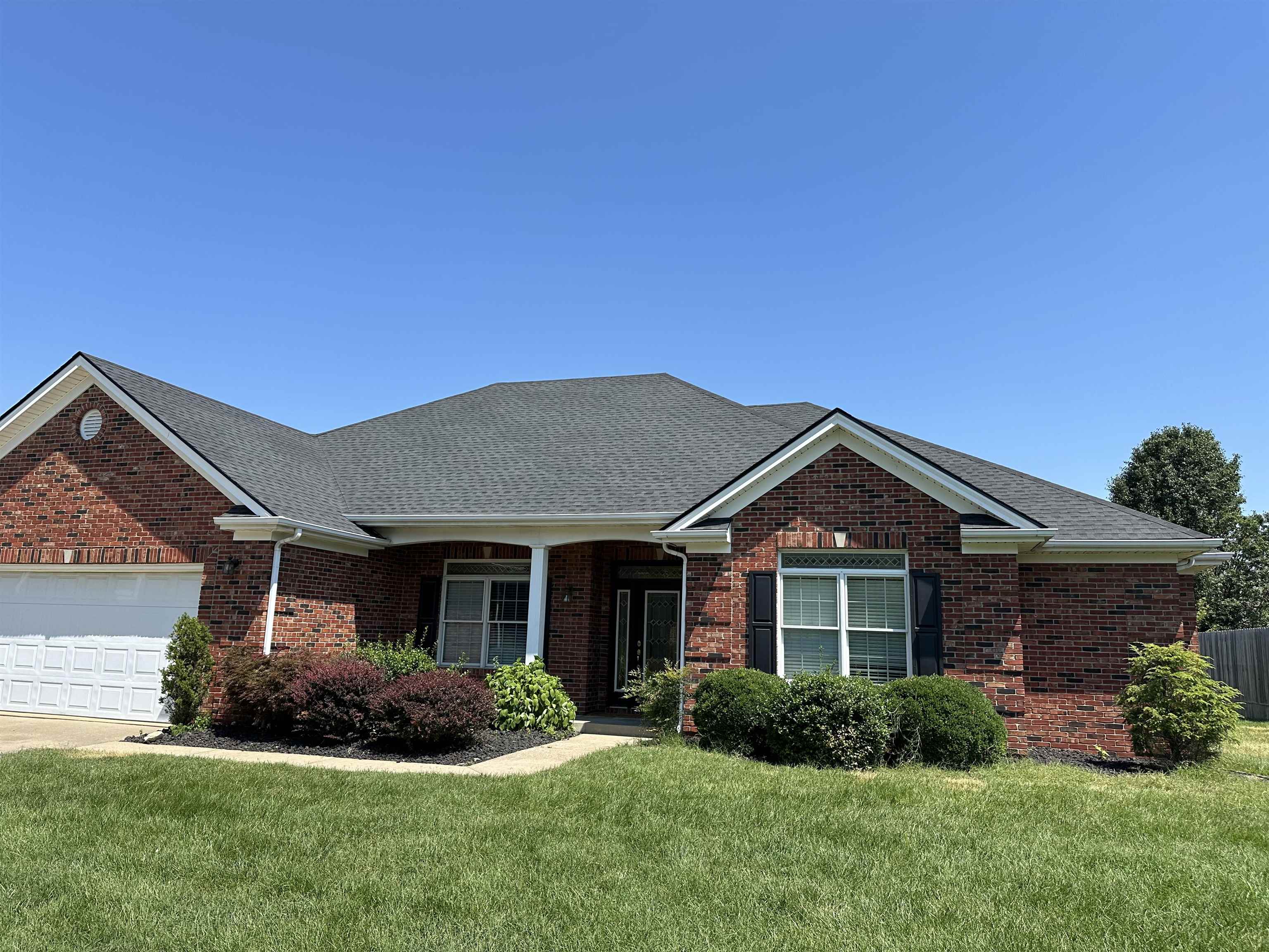 4015 Pine Lake Court, Owensboro, Kentucky 42303, 3 Bedrooms Bedrooms, ,2 BathroomsBathrooms,Single Family Residence,For Sale,Pine Lake Court,92582