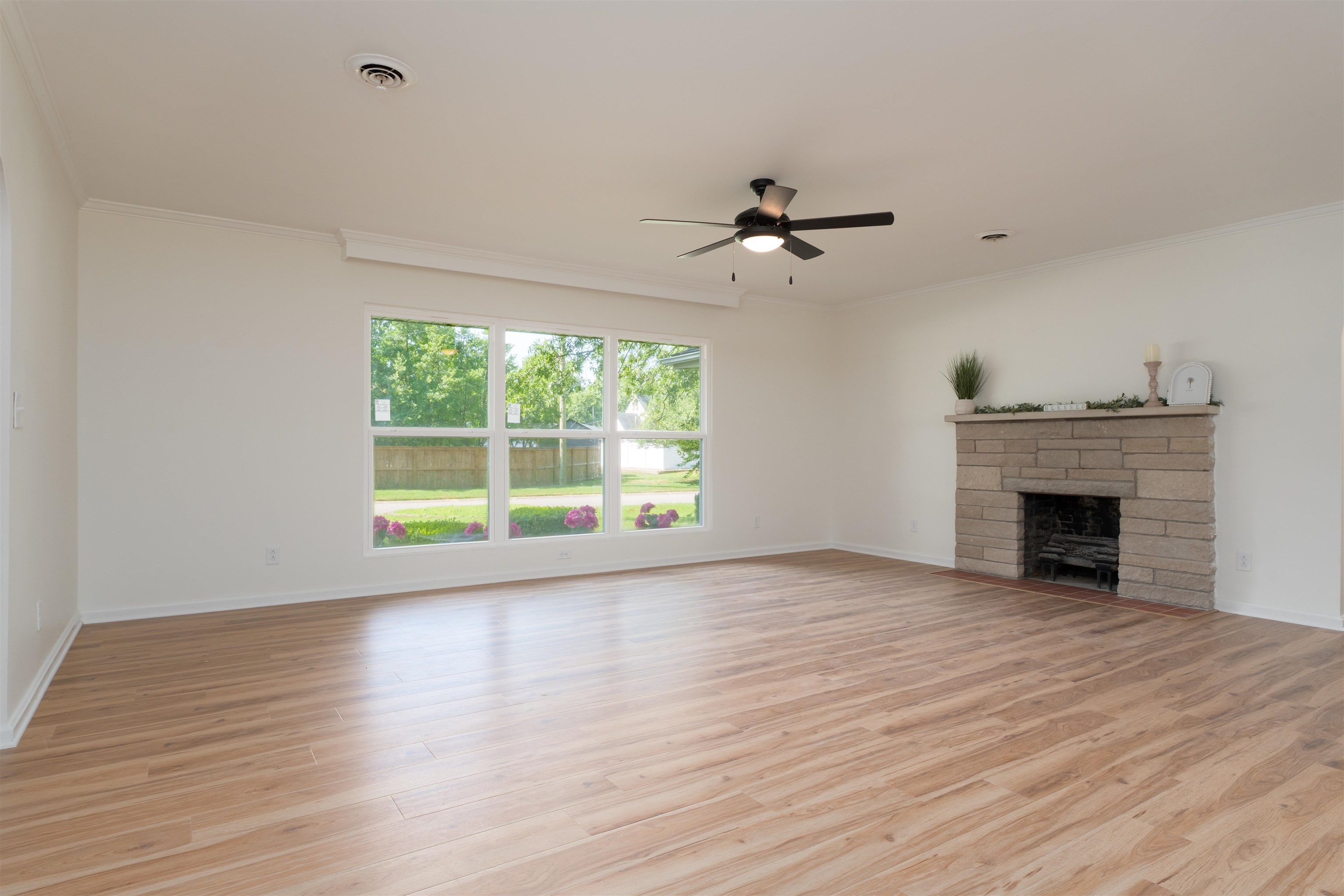 1811 Stratford Dr, Owensboro, Kentucky 42301, 2 Bedrooms Bedrooms, ,2 BathroomsBathrooms,Single Family Residence,For Sale,Stratford Dr,92587