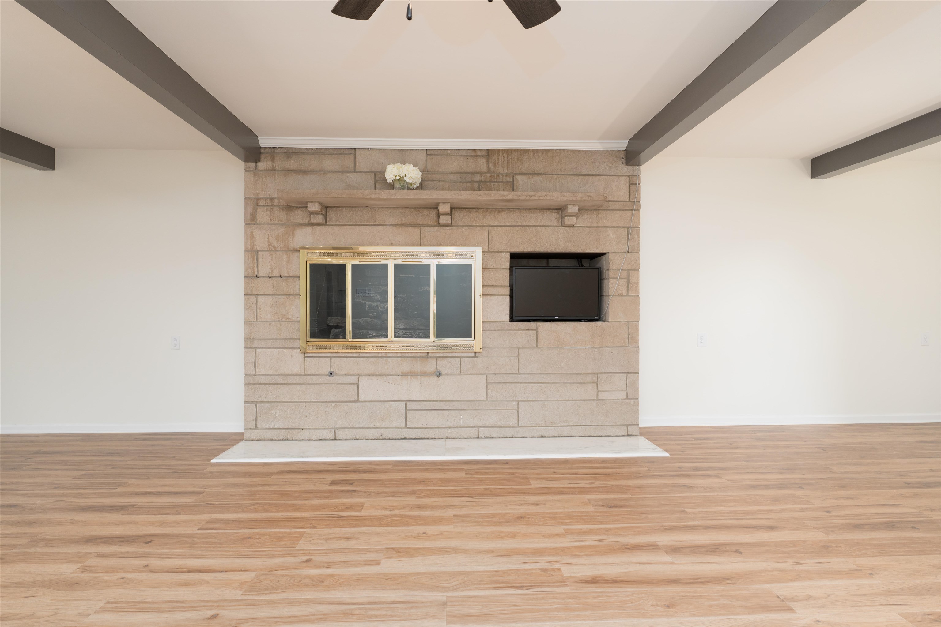 1811 Stratford Dr, Owensboro, Kentucky 42301, 2 Bedrooms Bedrooms, ,2 BathroomsBathrooms,Single Family Residence,For Sale,Stratford Dr,92587