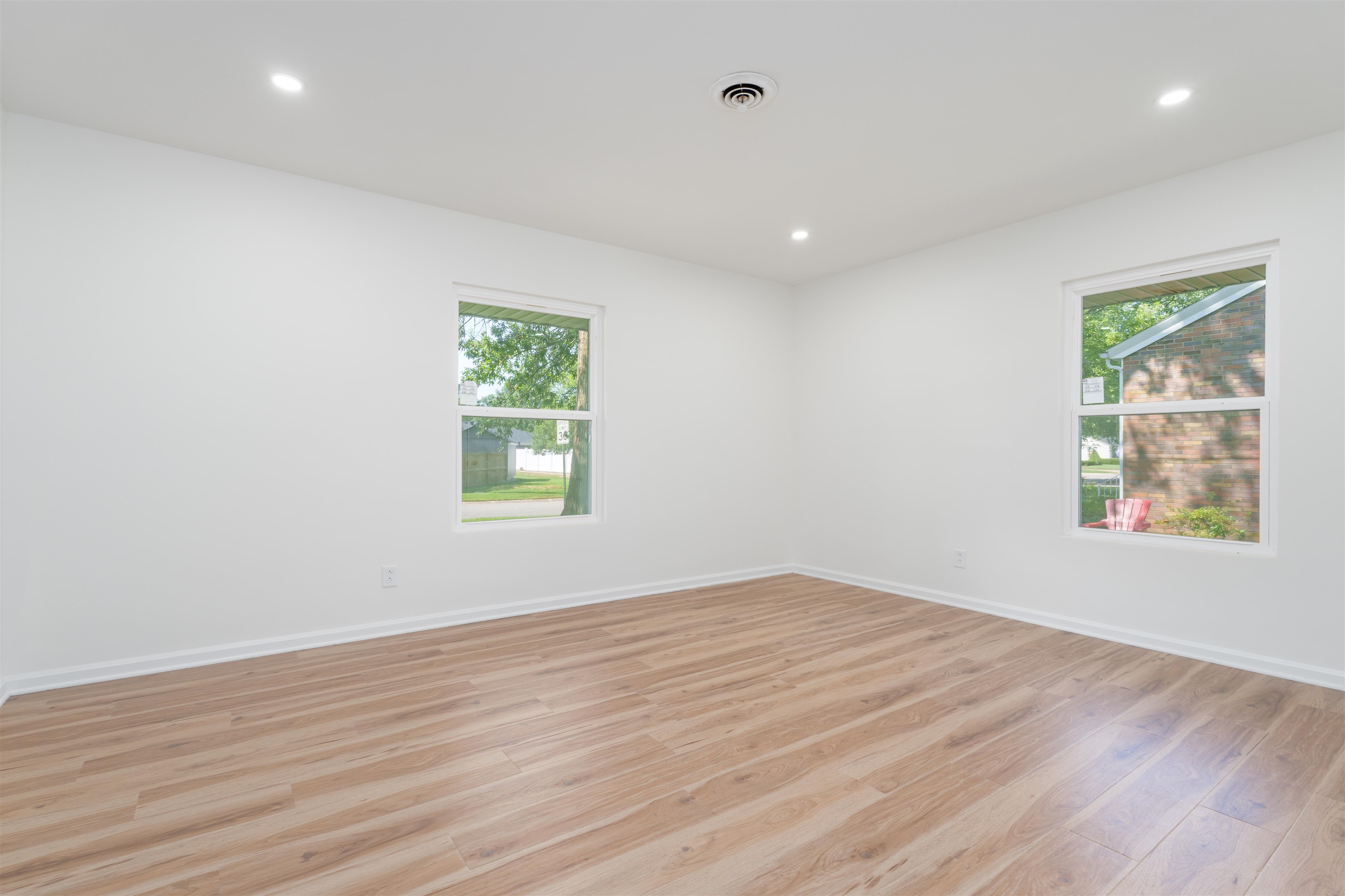 1811 Stratford Dr, Owensboro, Kentucky 42301, 2 Bedrooms Bedrooms, ,2 BathroomsBathrooms,Single Family Residence,For Sale,Stratford Dr,92587