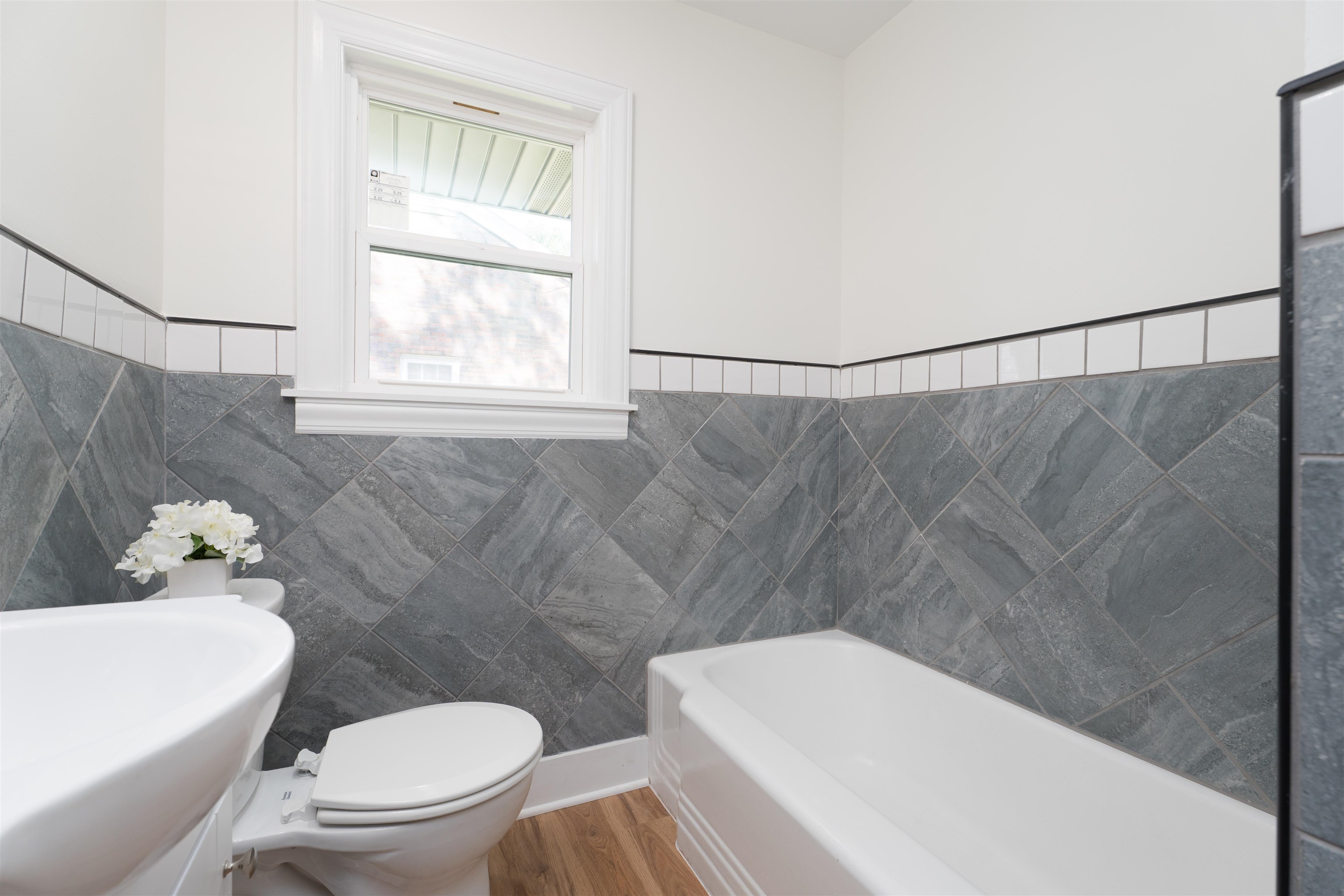 1811 Stratford Dr, Owensboro, Kentucky 42301, 2 Bedrooms Bedrooms, ,2 BathroomsBathrooms,Single Family Residence,For Sale,Stratford Dr,92587