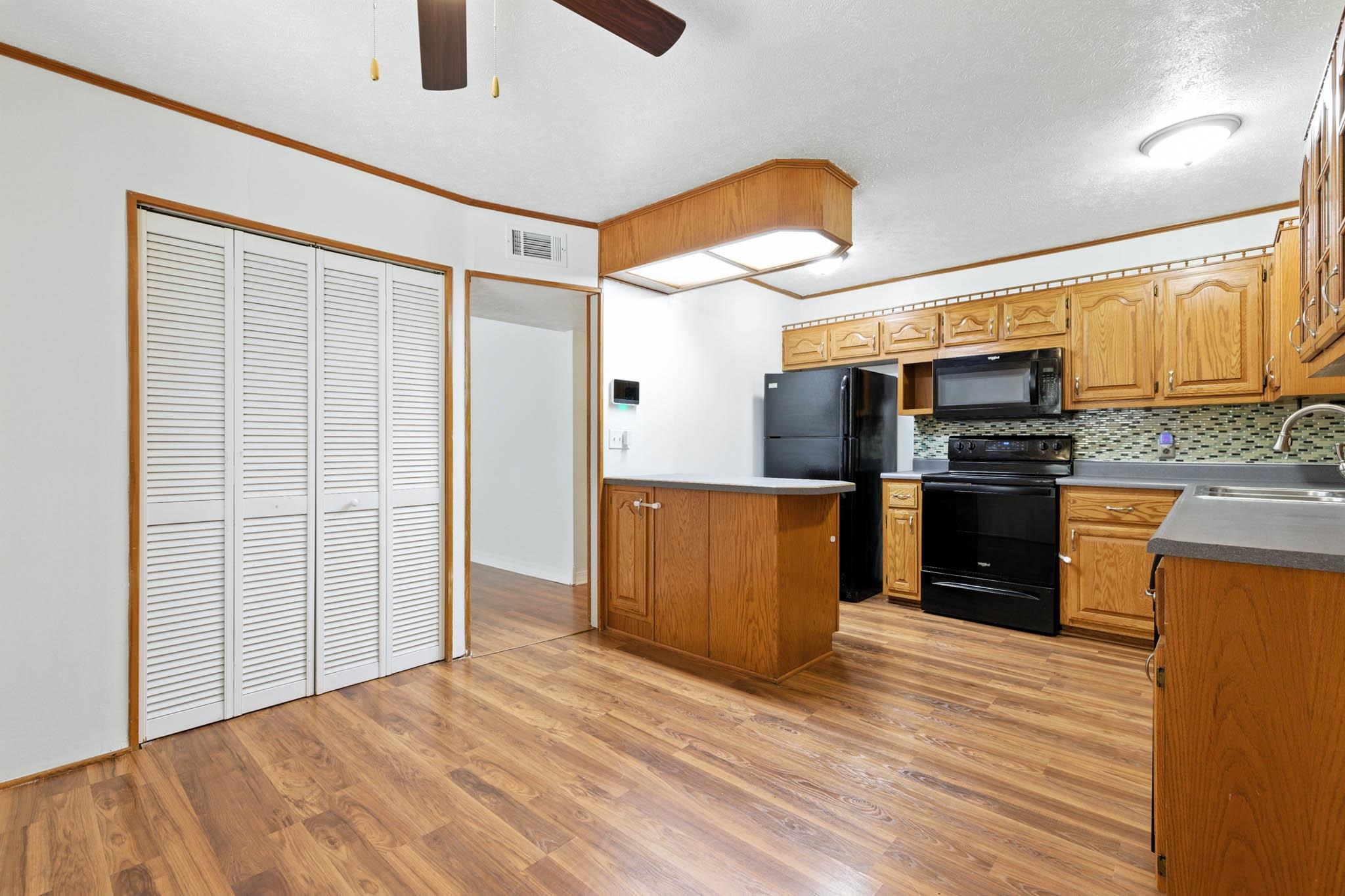2921 Yosemite Dr, Owensboro, Kentucky 42301, 3 Bedrooms Bedrooms, ,1 BathroomBathrooms,Single Family Residence,For Sale,Yosemite Dr,92593