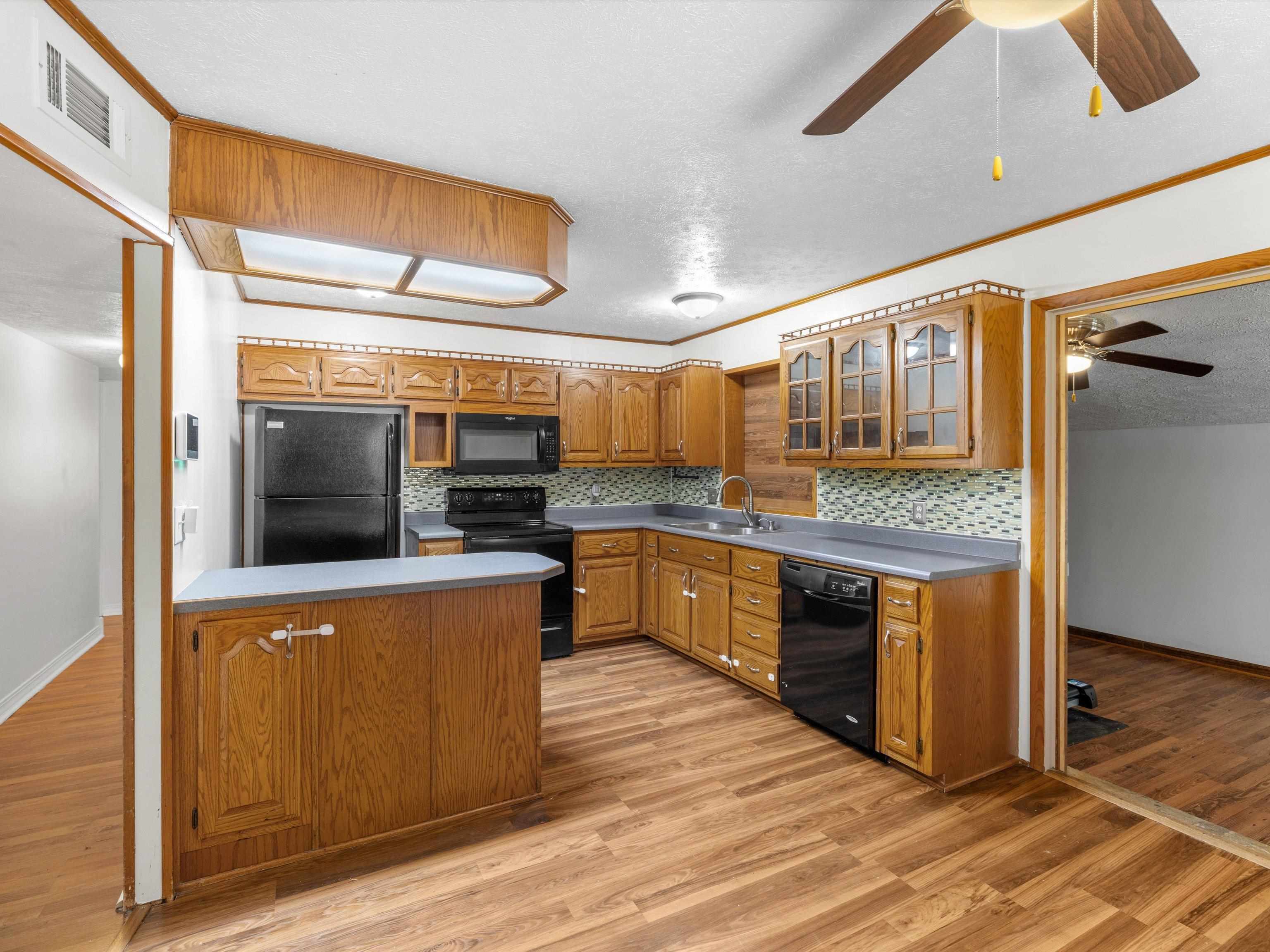2921 Yosemite Dr, Owensboro, Kentucky 42301, 3 Bedrooms Bedrooms, ,1 BathroomBathrooms,Single Family Residence,For Sale,Yosemite Dr,92593