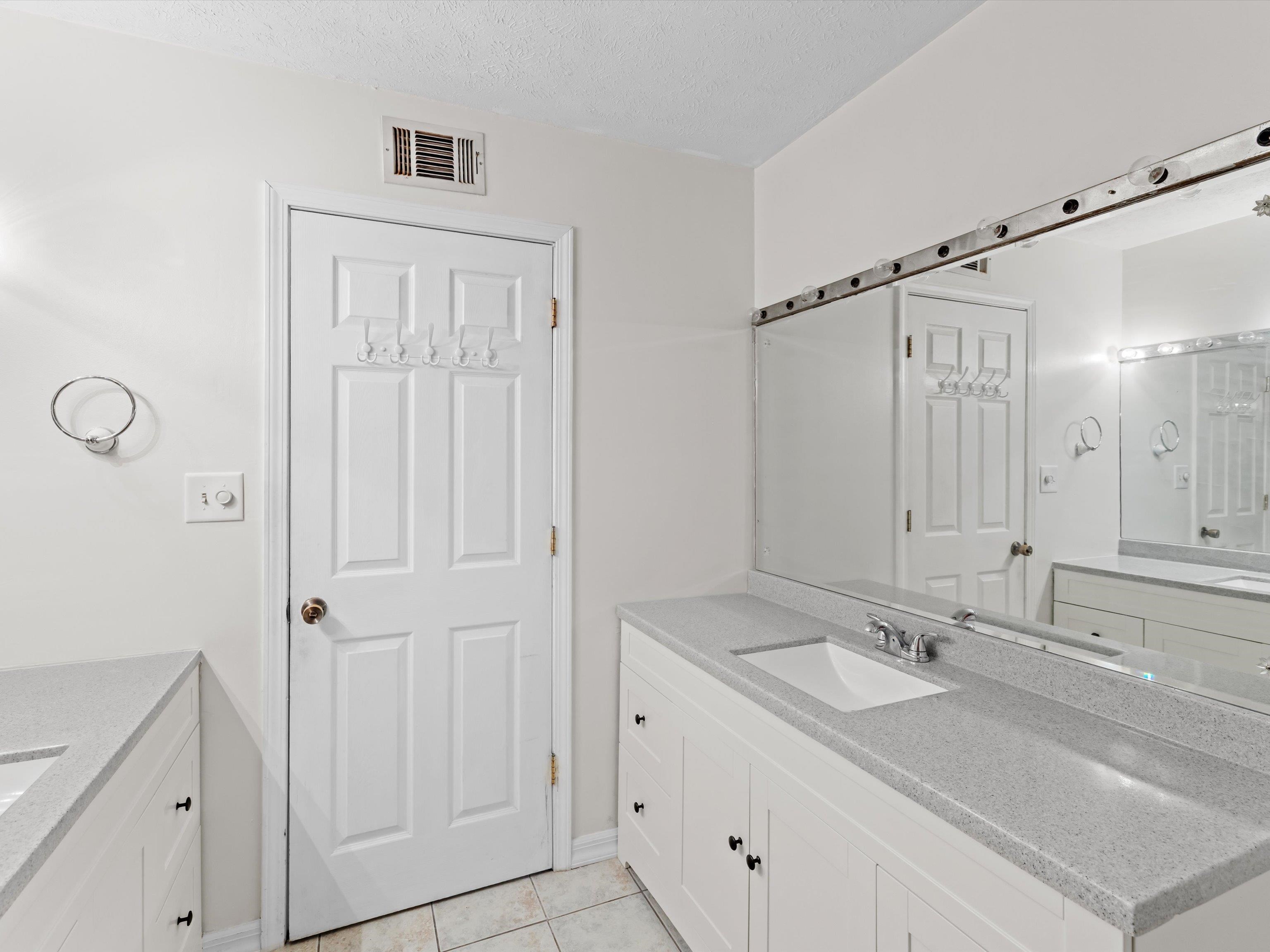 2921 Yosemite Dr, Owensboro, Kentucky 42301, 3 Bedrooms Bedrooms, ,1 BathroomBathrooms,Single Family Residence,For Sale,Yosemite Dr,92593