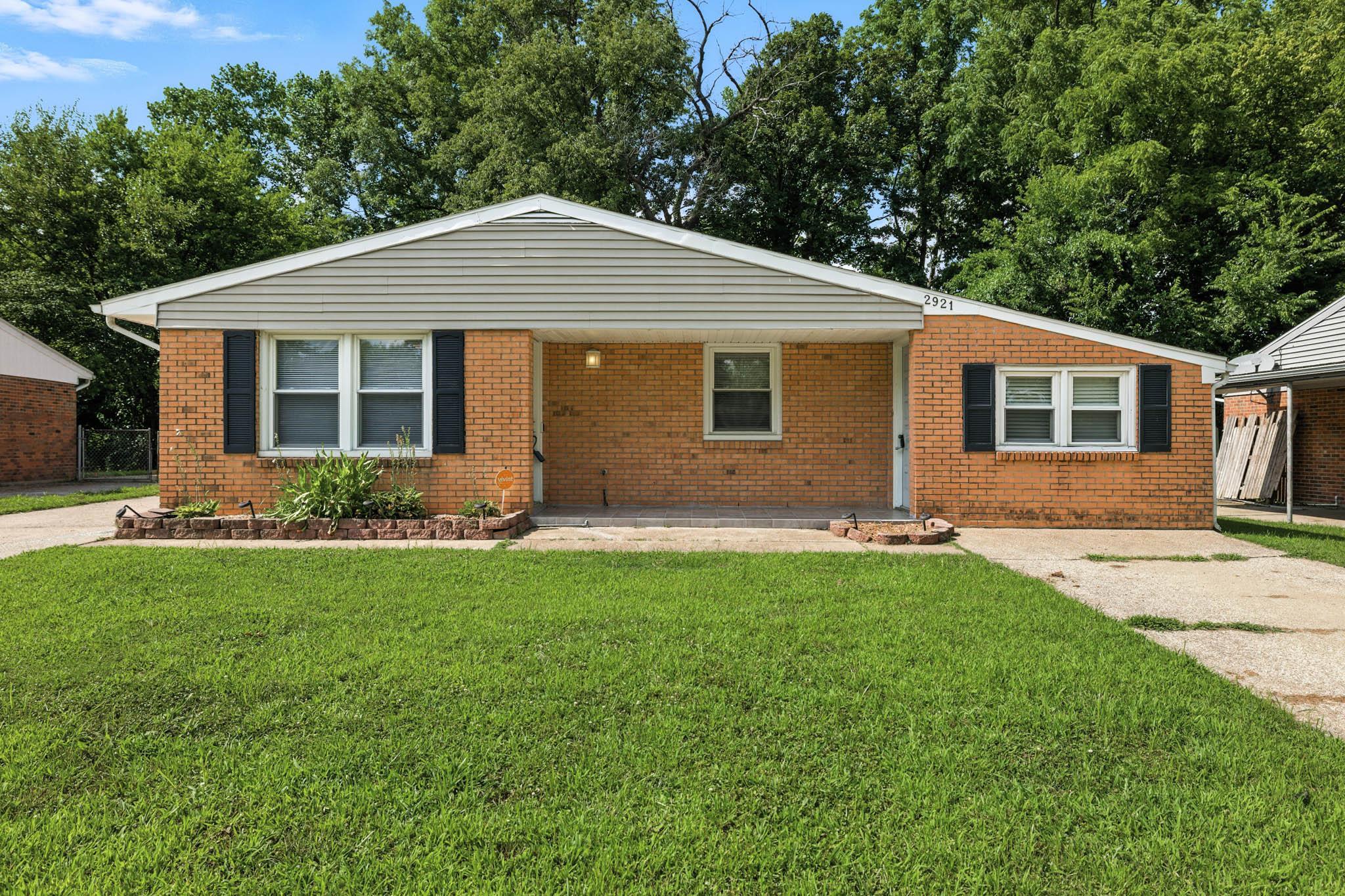 2921 Yosemite Dr, Owensboro, Kentucky 42301, 3 Bedrooms Bedrooms, ,1 BathroomBathrooms,Single Family Residence,For Sale,Yosemite Dr,92593