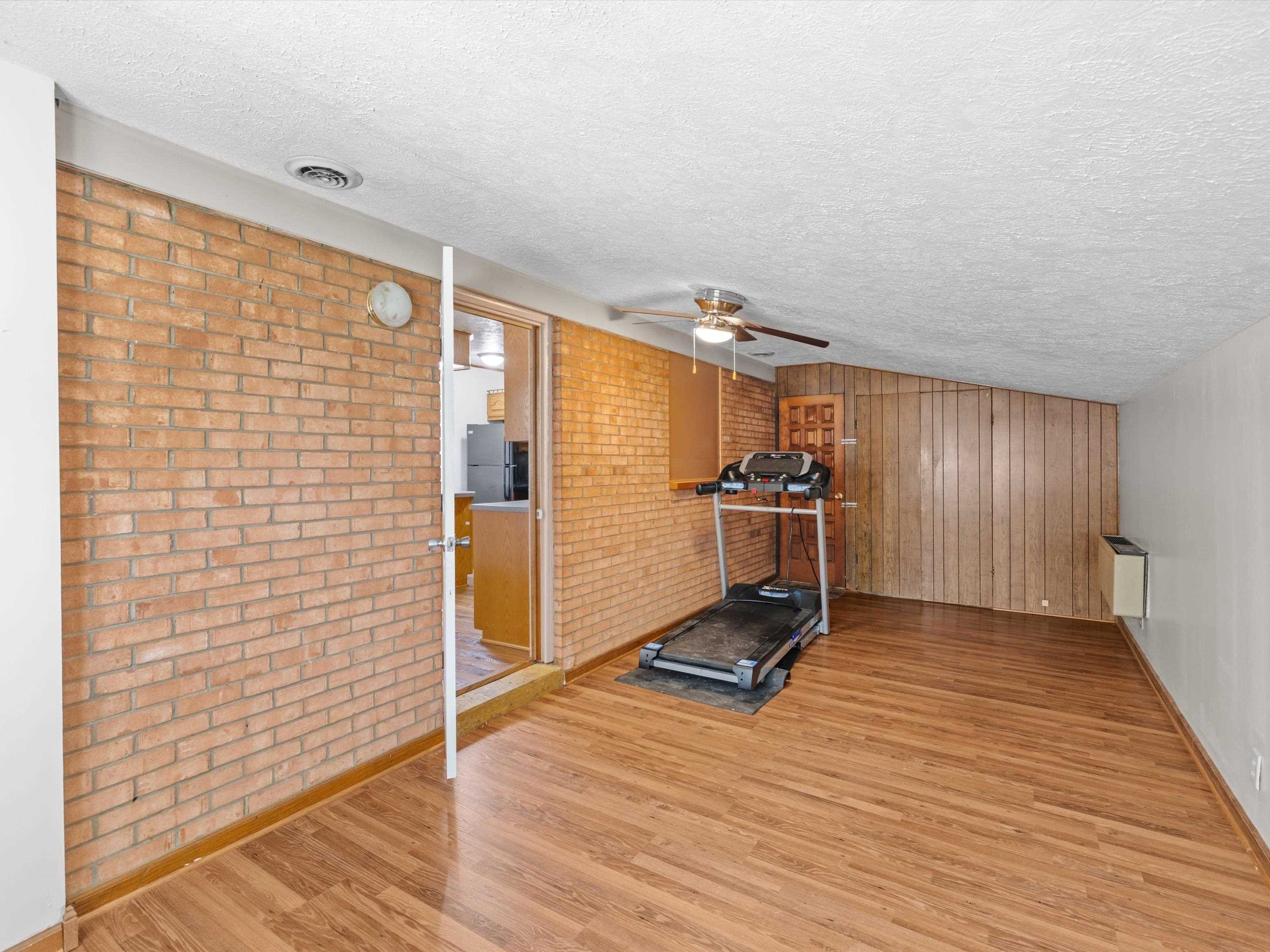 2921 Yosemite Dr, Owensboro, Kentucky 42301, 3 Bedrooms Bedrooms, ,1 BathroomBathrooms,Single Family Residence,For Sale,Yosemite Dr,92593