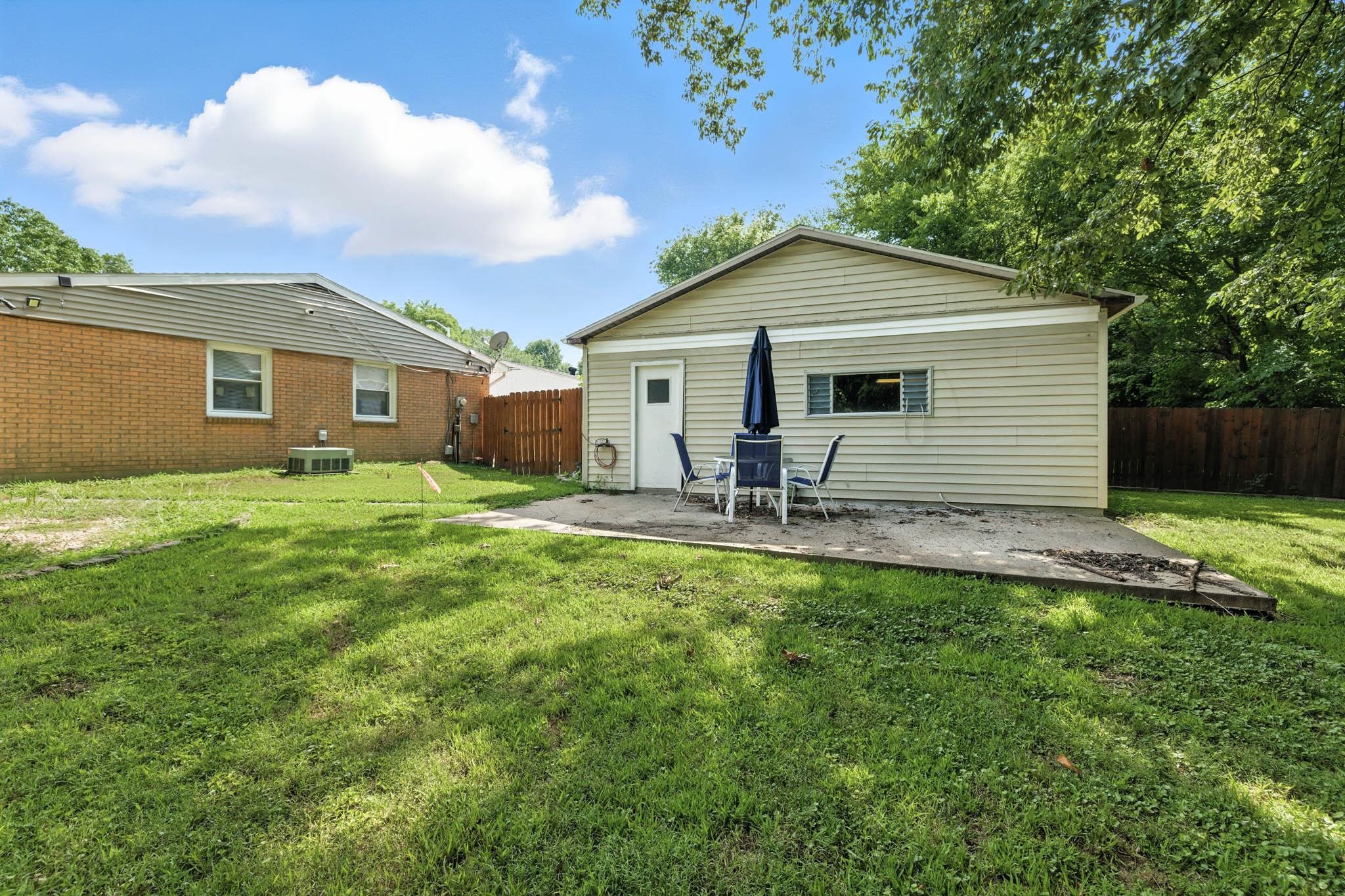 2921 Yosemite Dr, Owensboro, Kentucky 42301, 3 Bedrooms Bedrooms, ,1 BathroomBathrooms,Single Family Residence,For Sale,Yosemite Dr,92593