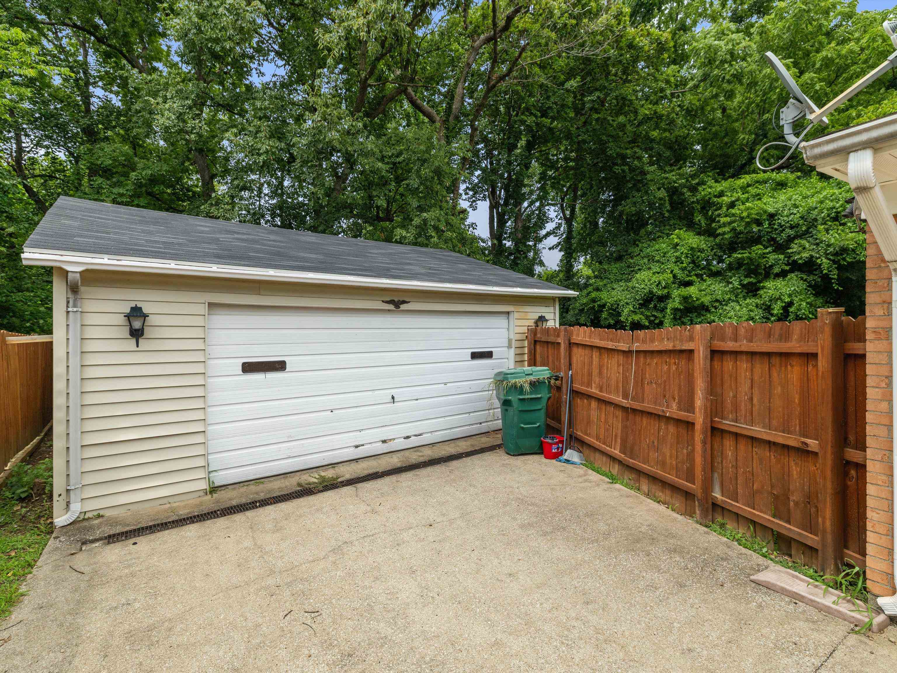 2921 Yosemite Dr, Owensboro, Kentucky 42301, 3 Bedrooms Bedrooms, ,1 BathroomBathrooms,Single Family Residence,For Sale,Yosemite Dr,92593