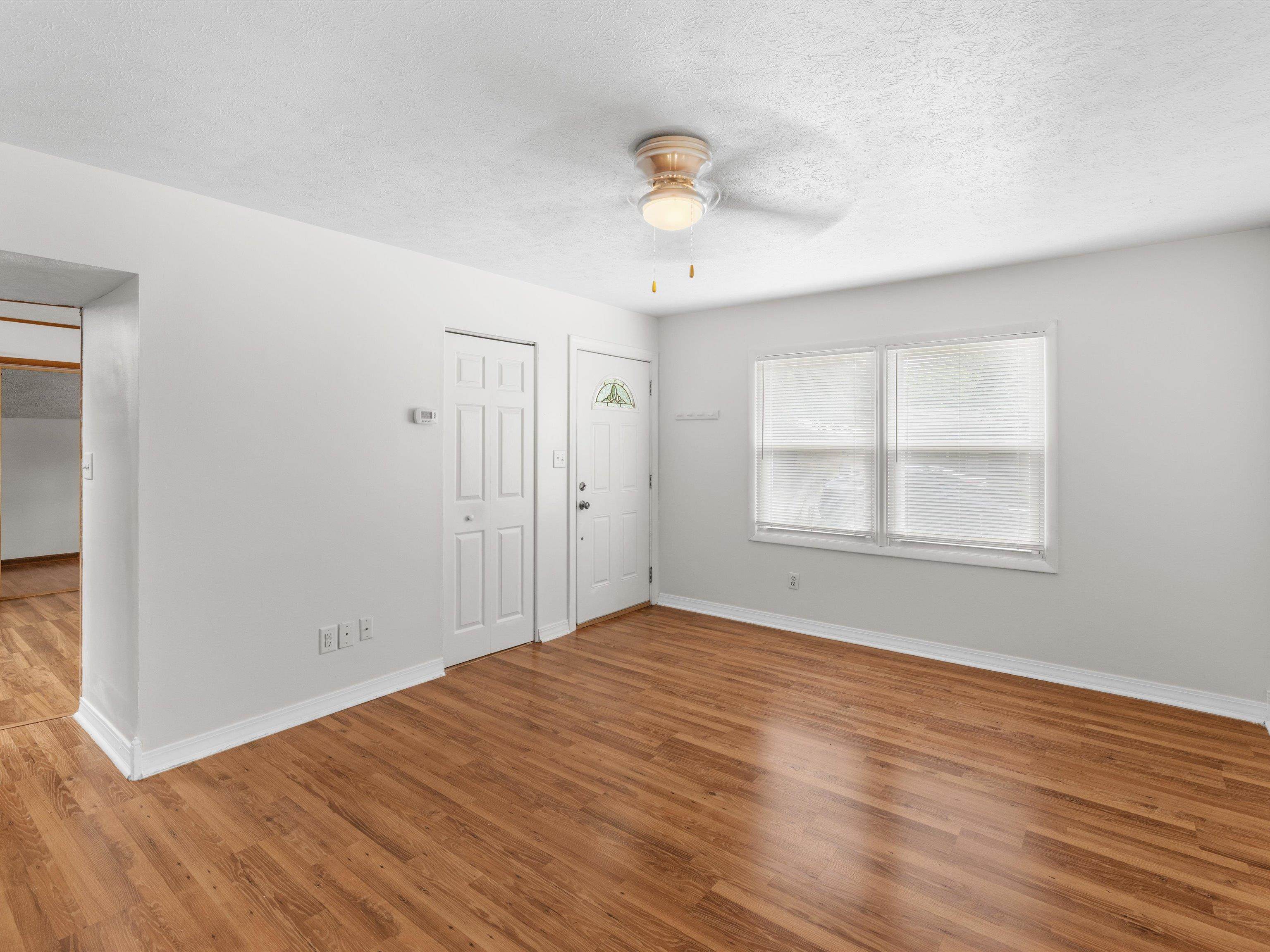 2921 Yosemite Dr, Owensboro, Kentucky 42301, 3 Bedrooms Bedrooms, ,1 BathroomBathrooms,Single Family Residence,For Sale,Yosemite Dr,92593