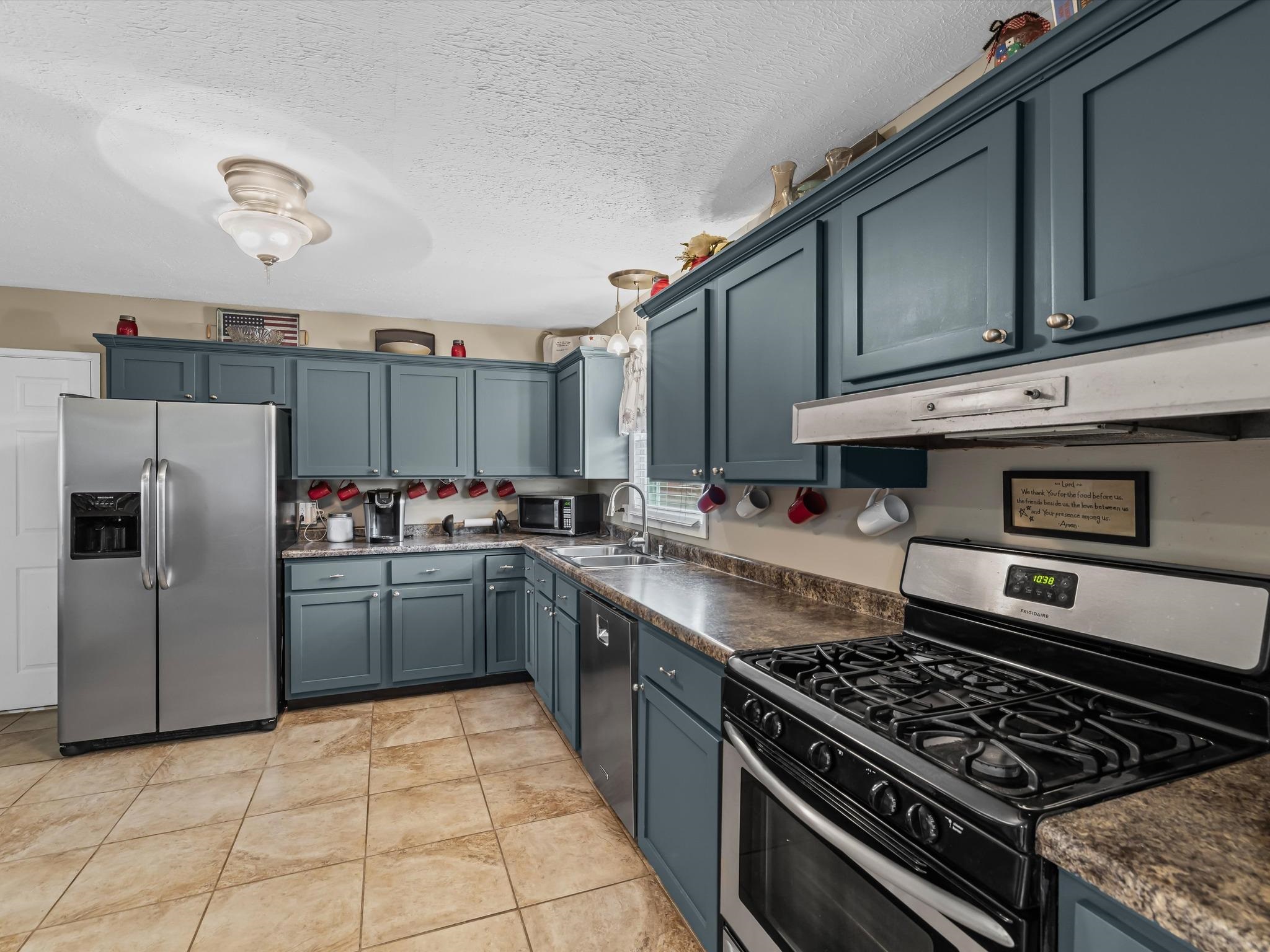 2418 Whirlaway Drive, Owensboro, Kentucky 42301, 4 Bedrooms Bedrooms, ,2 BathroomsBathrooms,Single Family Residence,For Sale,Whirlaway Drive,92597