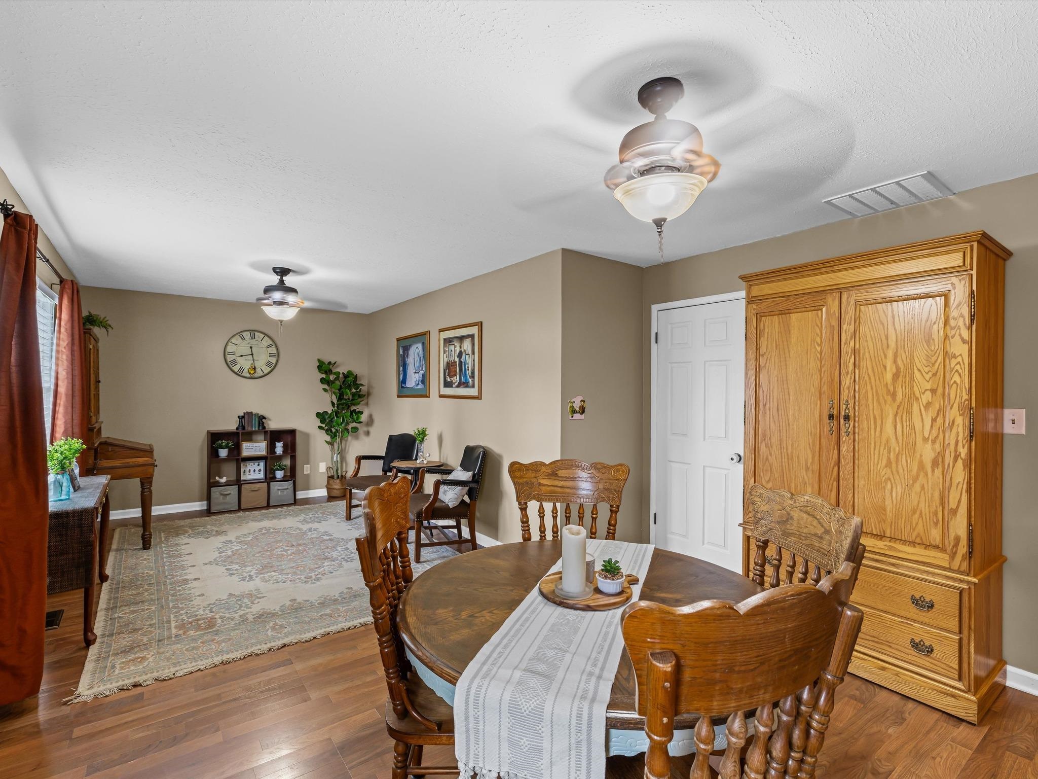 2418 Whirlaway Drive, Owensboro, Kentucky 42301, 4 Bedrooms Bedrooms, ,2 BathroomsBathrooms,Single Family Residence,For Sale,Whirlaway Drive,92597