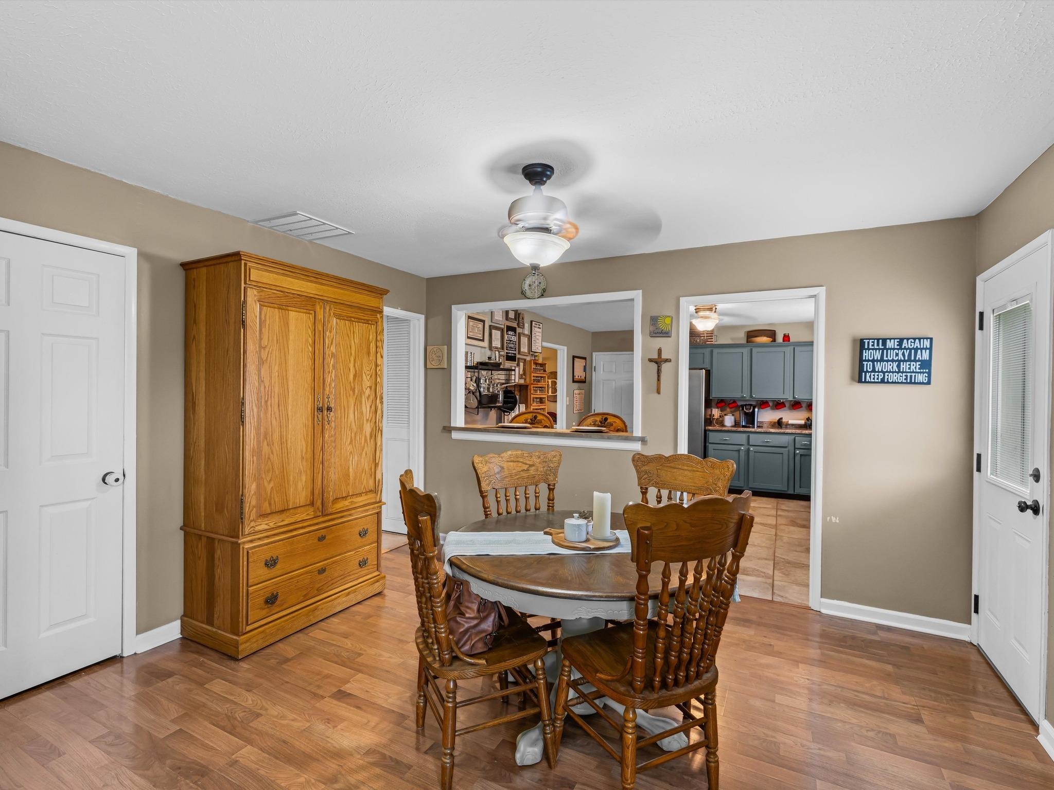 2418 Whirlaway Drive, Owensboro, Kentucky 42301, 4 Bedrooms Bedrooms, ,2 BathroomsBathrooms,Single Family Residence,For Sale,Whirlaway Drive,92597