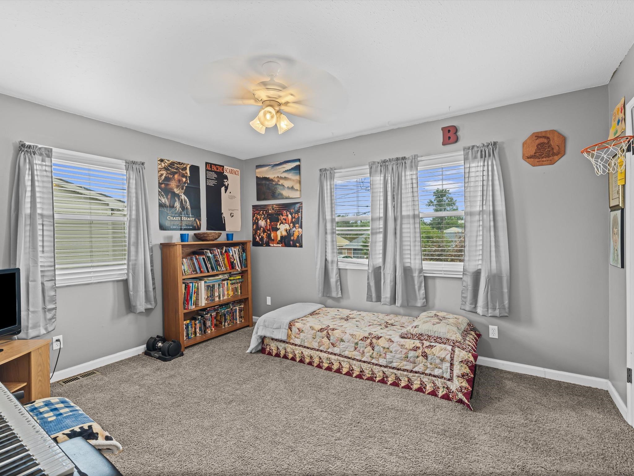 2418 Whirlaway Drive, Owensboro, Kentucky 42301, 4 Bedrooms Bedrooms, ,2 BathroomsBathrooms,Single Family Residence,For Sale,Whirlaway Drive,92597