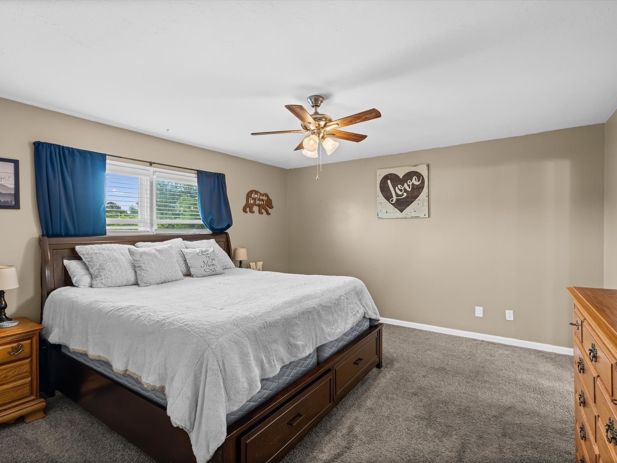 2418 Whirlaway Drive, Owensboro, Kentucky 42301, 4 Bedrooms Bedrooms, ,2 BathroomsBathrooms,Single Family Residence,For Sale,Whirlaway Drive,92597