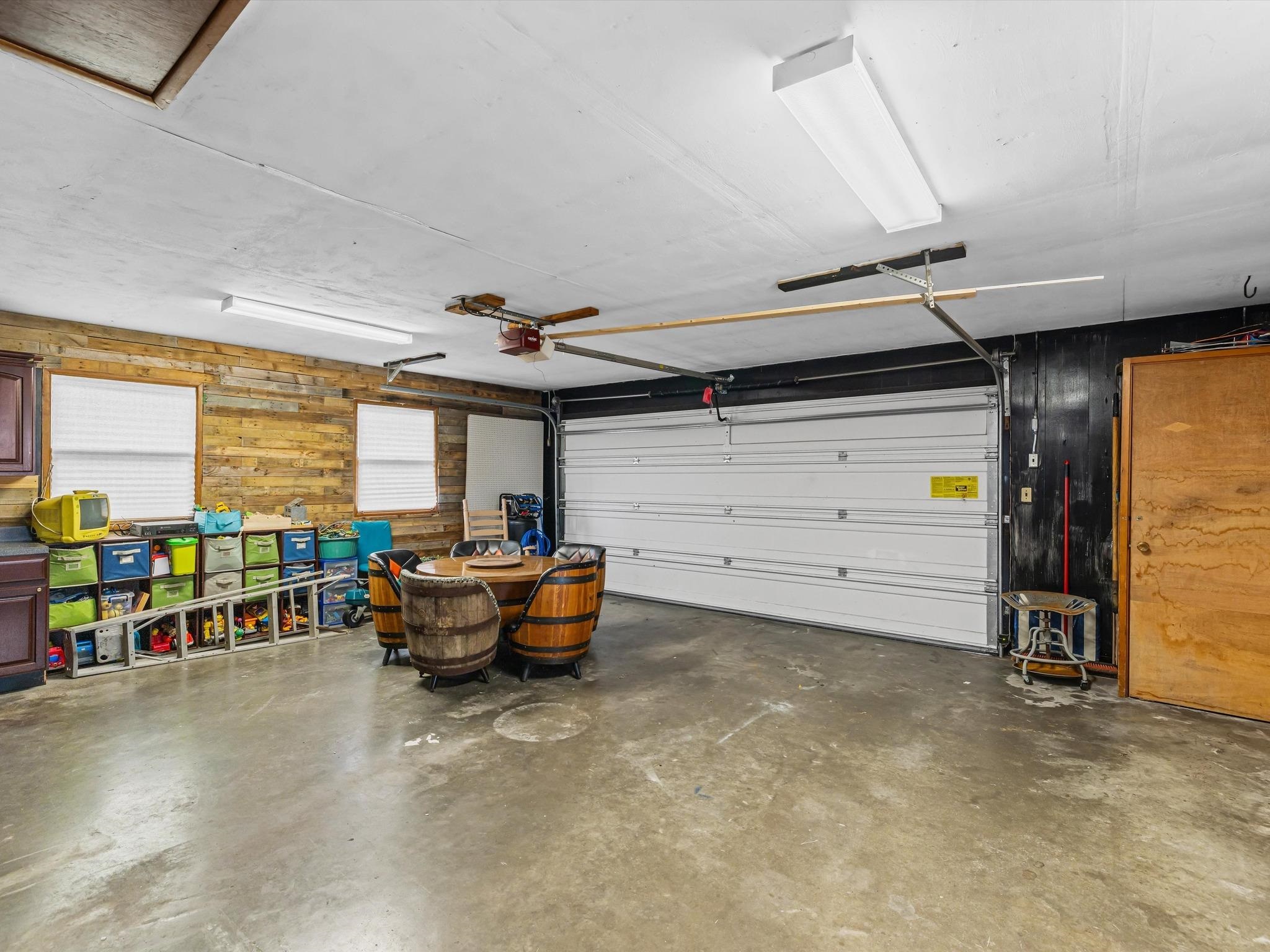2418 Whirlaway Drive, Owensboro, Kentucky 42301, 4 Bedrooms Bedrooms, ,2 BathroomsBathrooms,Single Family Residence,For Sale,Whirlaway Drive,92597