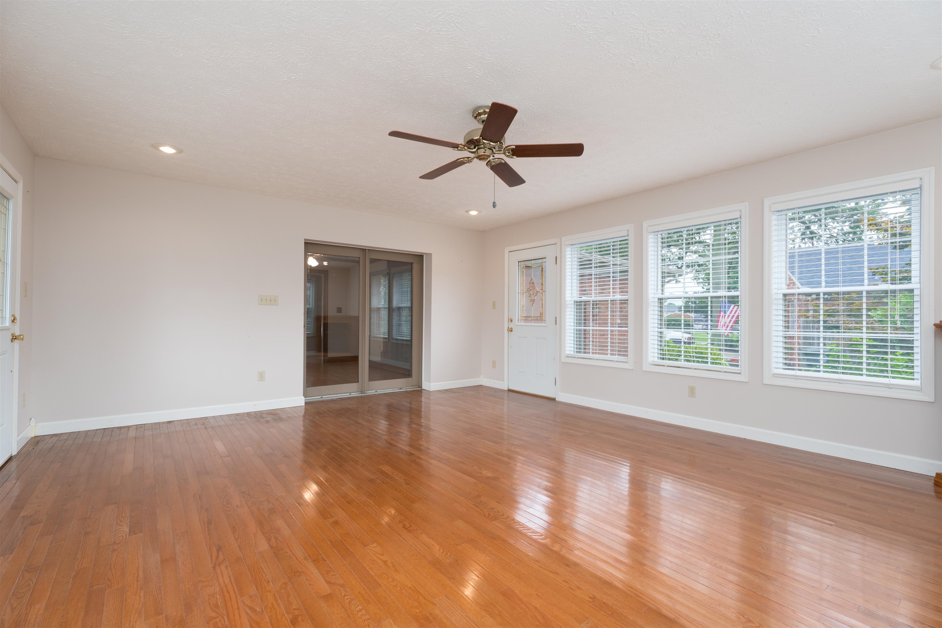 3618 S. Griffith Avenue, Owensboro, Kentucky 42301, 4 Bedrooms Bedrooms, ,2 BathroomsBathrooms,Single Family Residence,For Sale,S. Griffith Avenue,92598