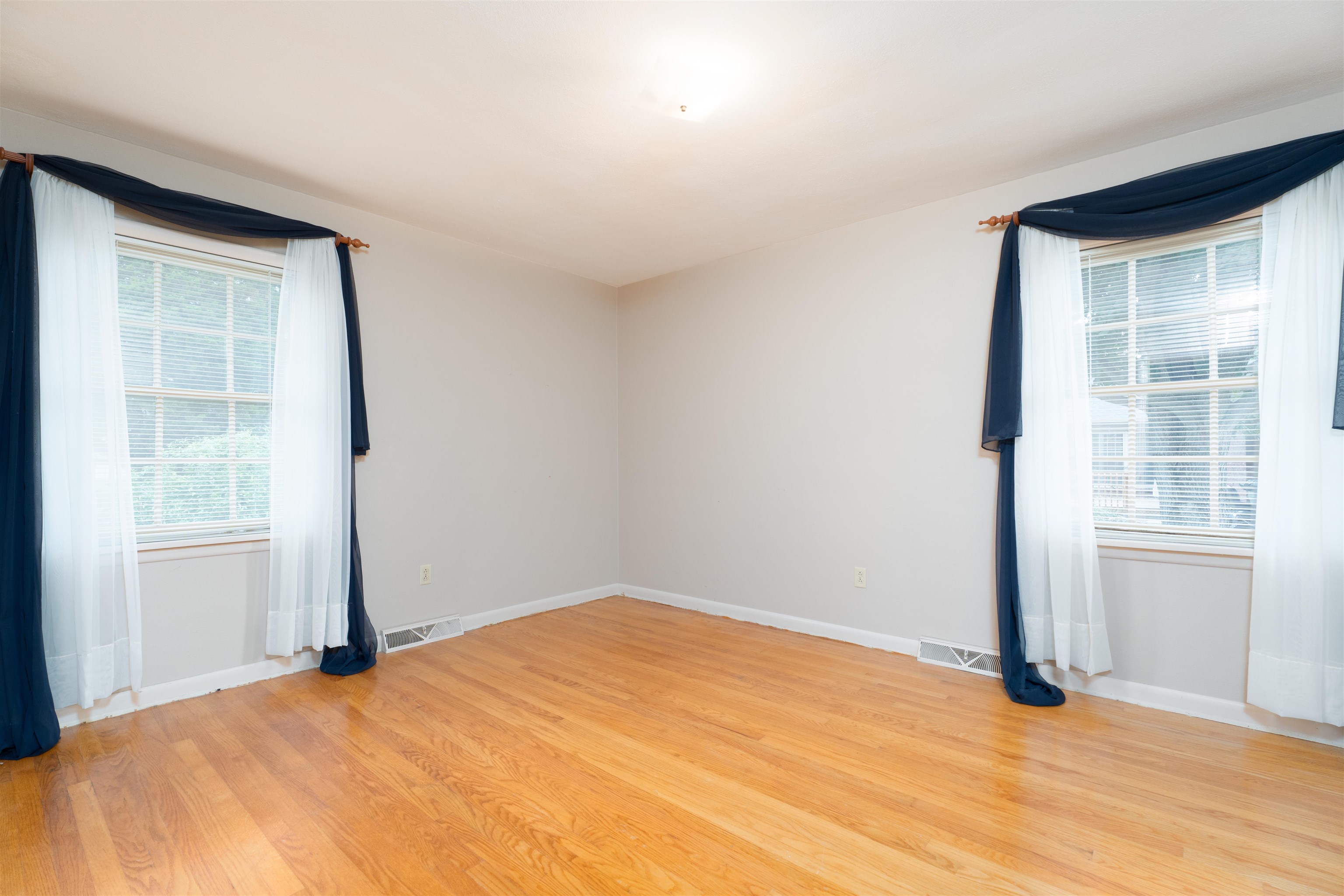3618 S. Griffith Avenue, Owensboro, Kentucky 42301, 4 Bedrooms Bedrooms, ,2 BathroomsBathrooms,Single Family Residence,For Sale,S. Griffith Avenue,92598
