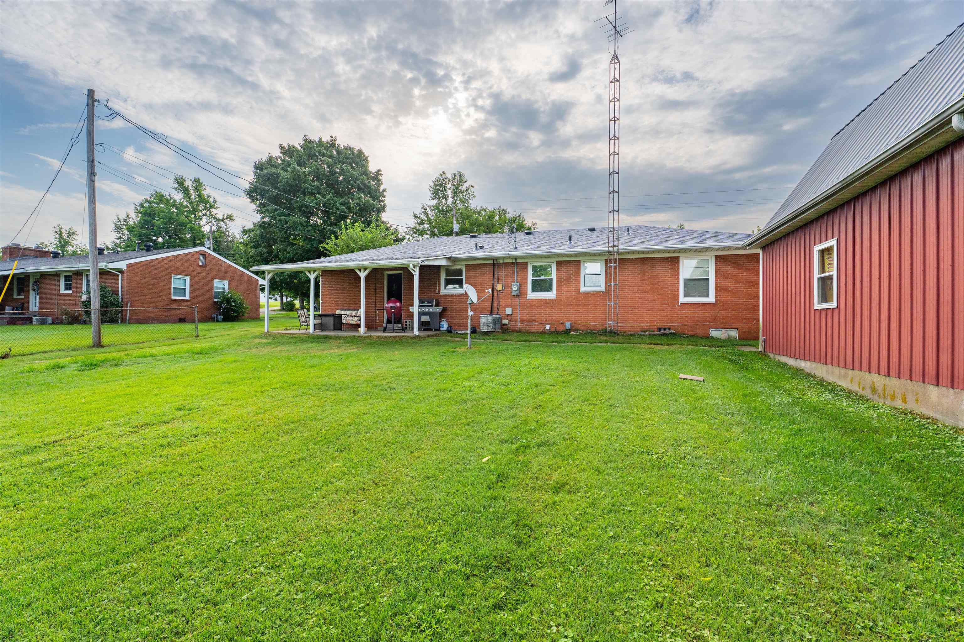 7136 Masonville Habit Rd., Philpot, Kentucky 42366, 3 Bedrooms Bedrooms, ,1 BathroomBathrooms,Single Family Residence,For Sale,Masonville Habit Rd.,92603