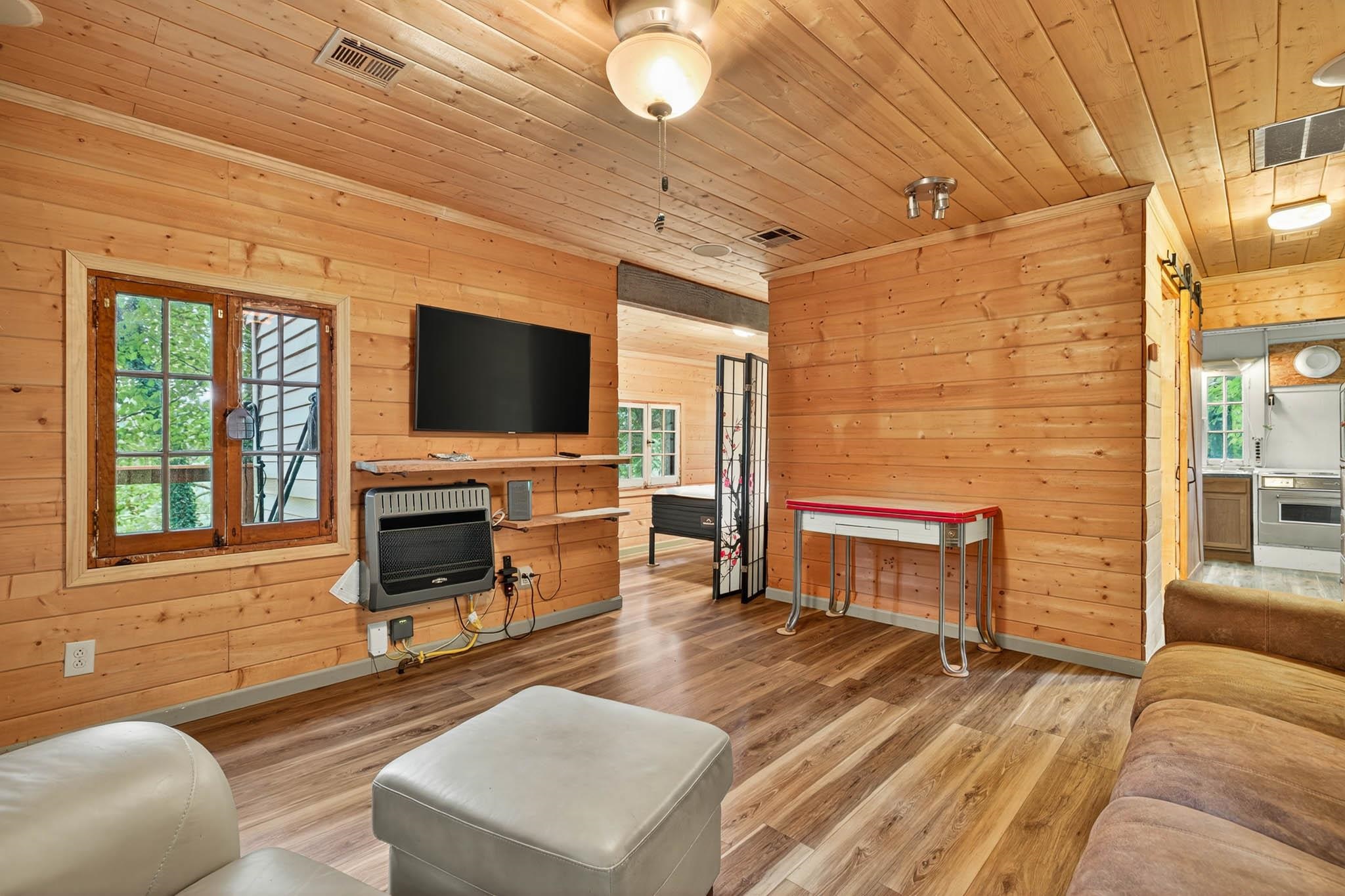 255 Clubhouse Drive, Hawesville, Kentucky 42348, 1 Bedroom Bedrooms, ,1 BathroomBathrooms,Single Family Residence,For Sale,Clubhouse Drive,92605