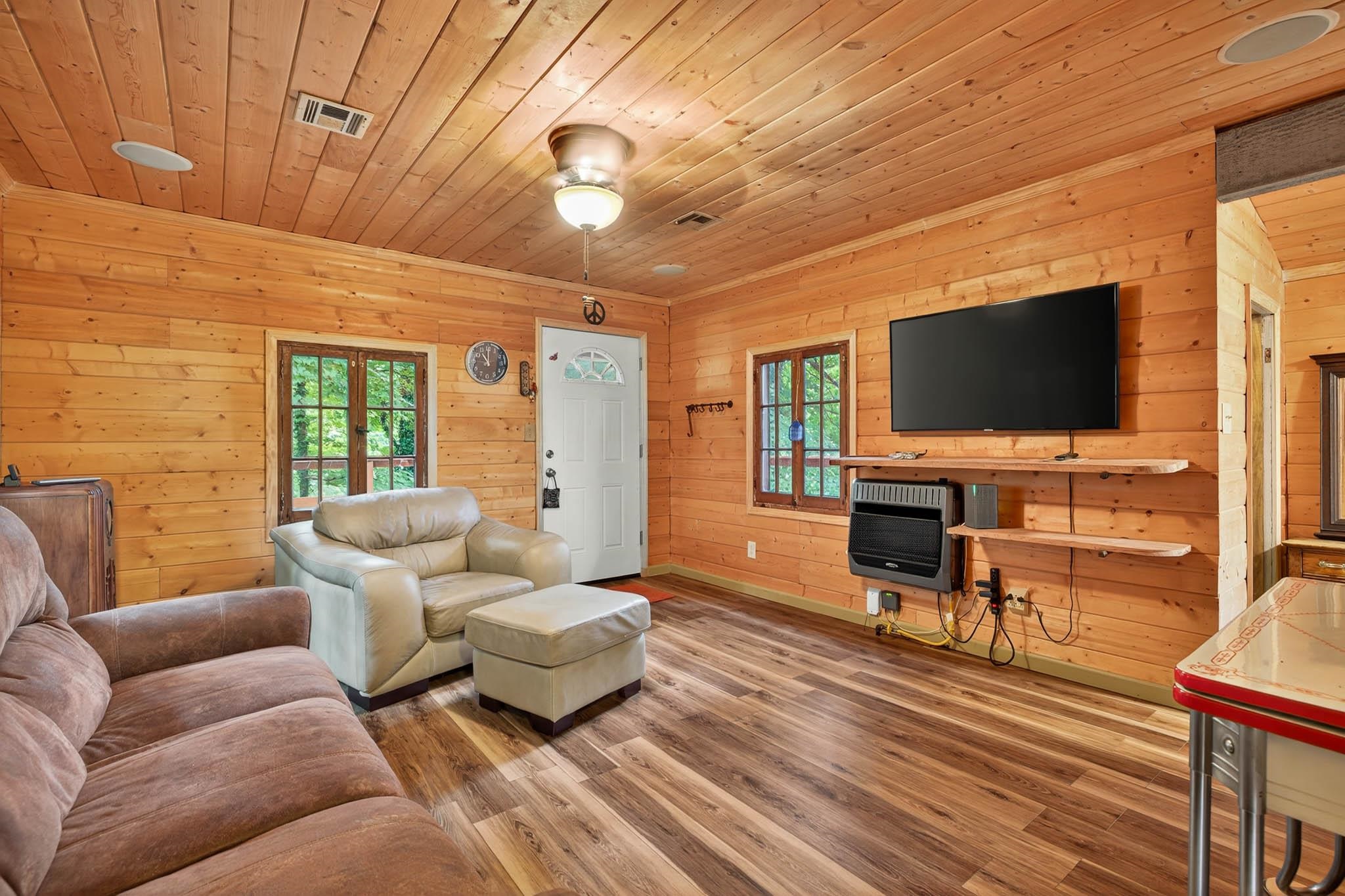 255 Clubhouse Drive, Hawesville, Kentucky 42348, 1 Bedroom Bedrooms, ,1 BathroomBathrooms,Single Family Residence,For Sale,Clubhouse Drive,92605