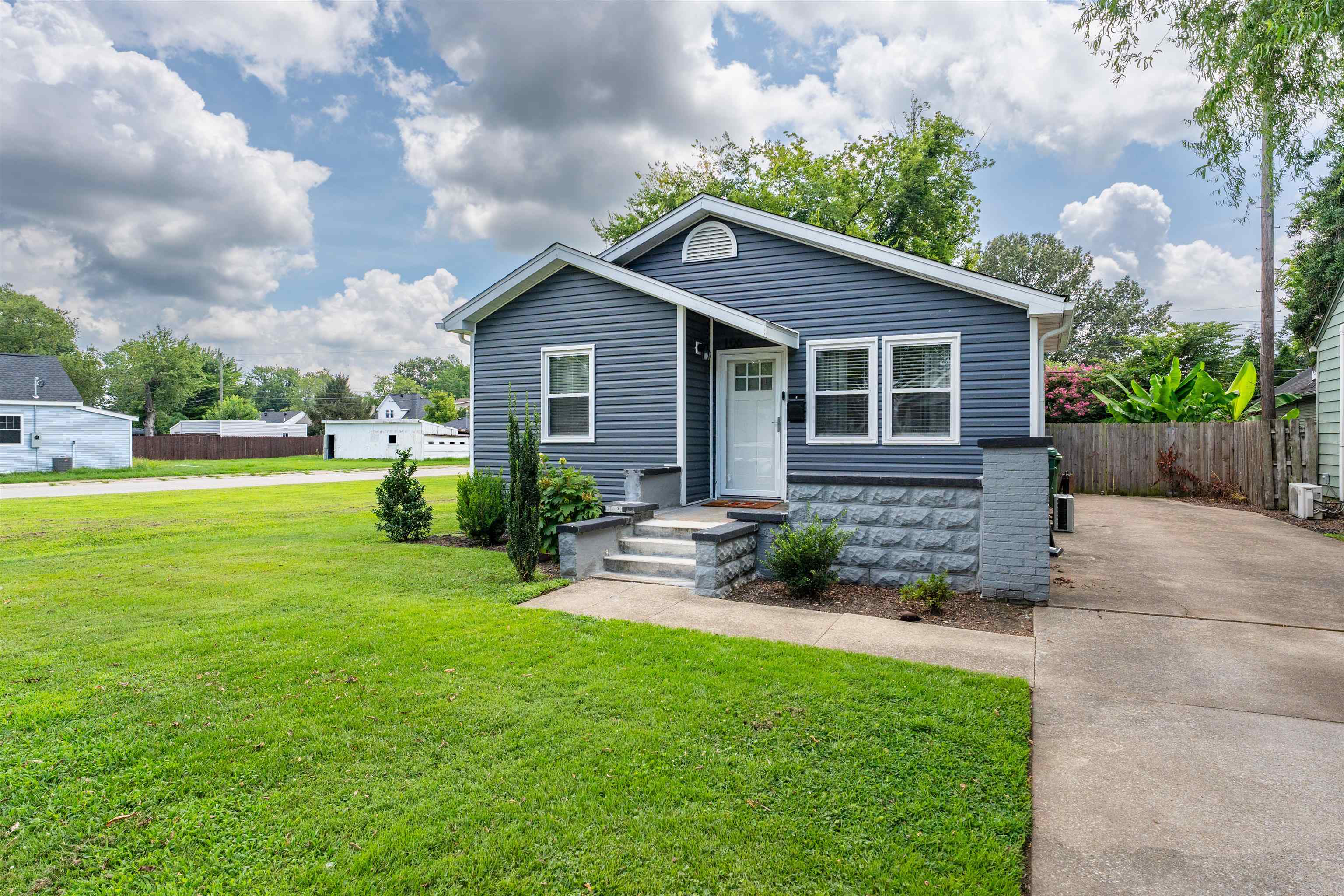 106 20th Street, Owensboro, Kentucky 42301-2213, 3 Bedrooms Bedrooms, ,1 BathroomBathrooms,Single Family Residence,For Sale,20th Street,92609