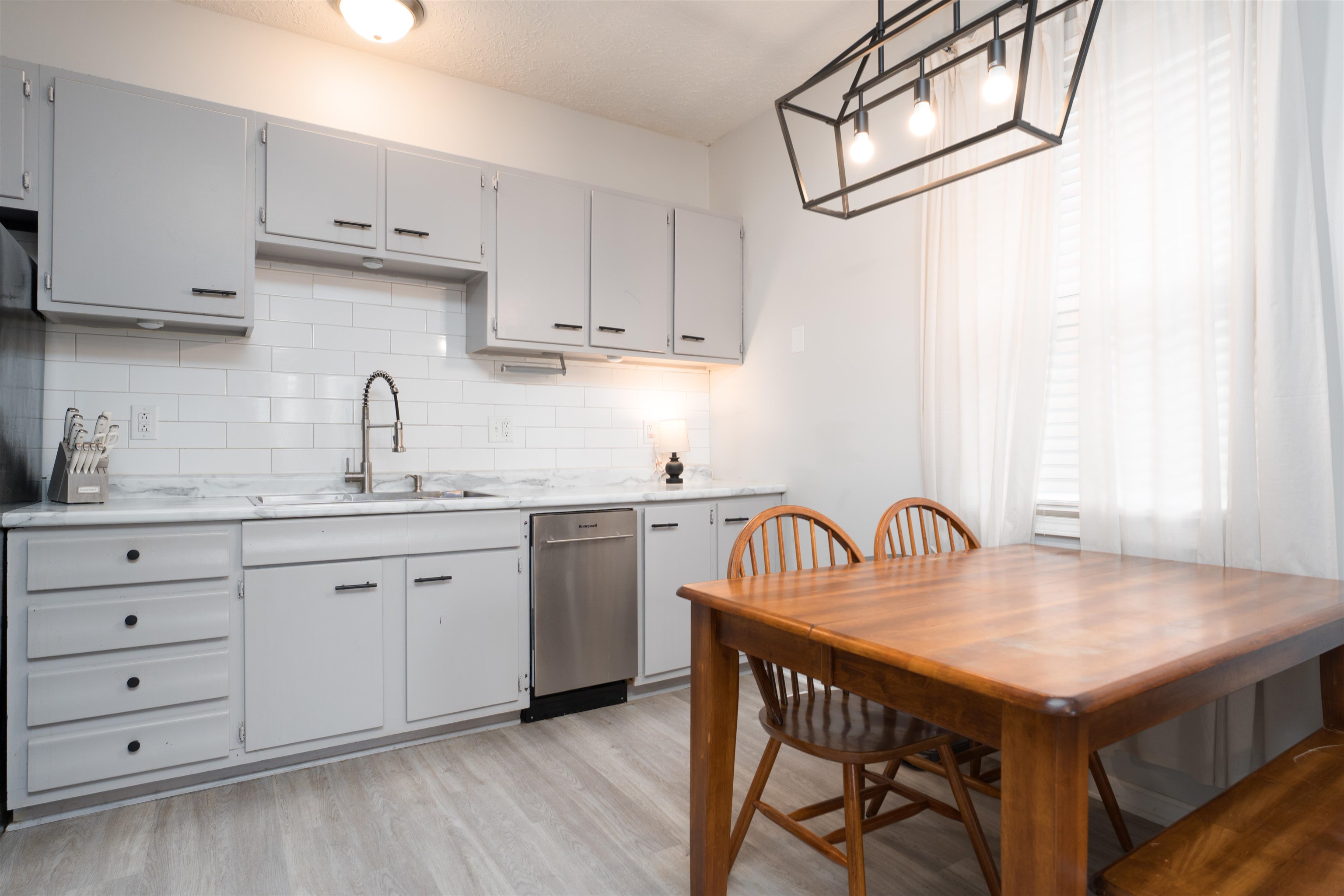 106 20th Street, Owensboro, Kentucky 42301-2213, 3 Bedrooms Bedrooms, ,1 BathroomBathrooms,Single Family Residence,For Sale,20th Street,92609
