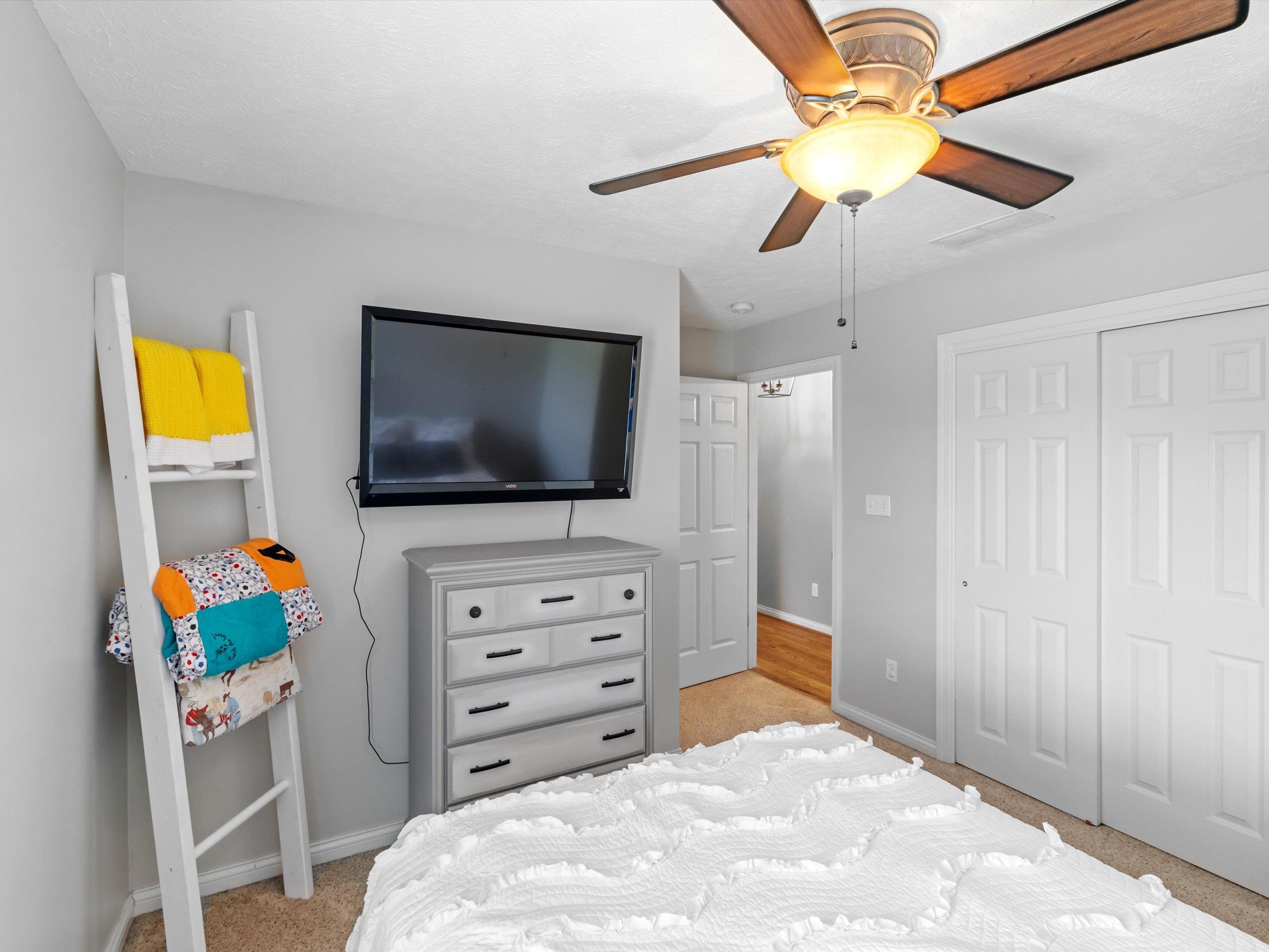 732 Crittenden St., Owensboro, Kentucky 42303, 3 Bedrooms Bedrooms, ,2 BathroomsBathrooms,Single Family Residence,For Sale,Crittenden St.,92613