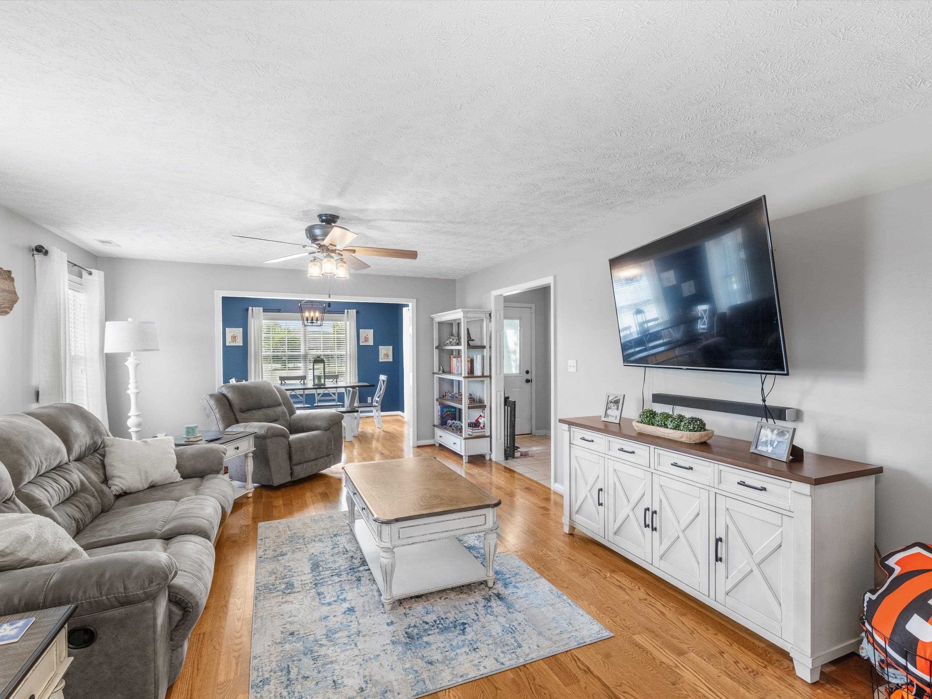 732 Crittenden St., Owensboro, Kentucky 42303, 3 Bedrooms Bedrooms, ,2 BathroomsBathrooms,Single Family Residence,For Sale,Crittenden St.,92613