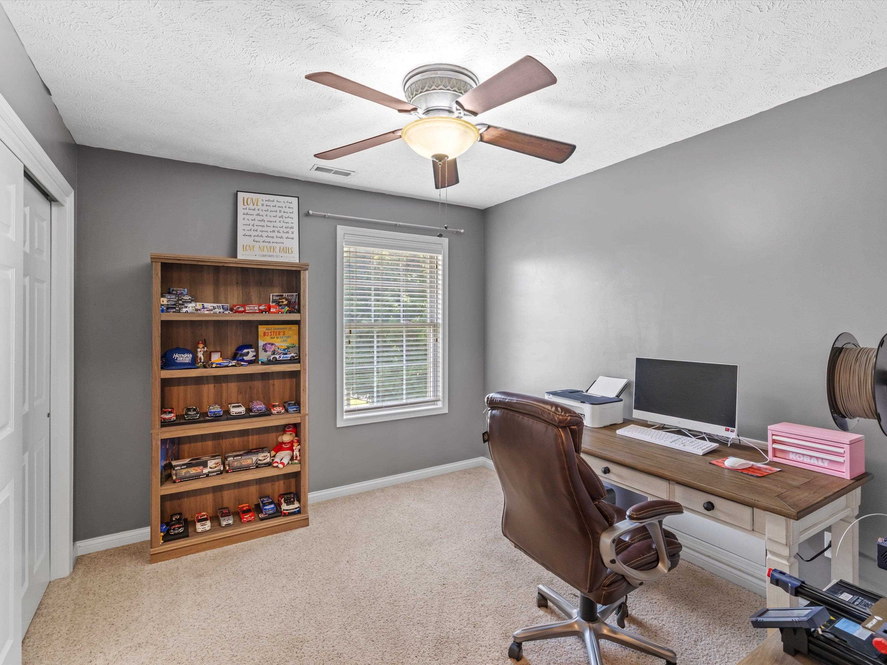732 Crittenden St., Owensboro, Kentucky 42303, 3 Bedrooms Bedrooms, ,2 BathroomsBathrooms,Single Family Residence,For Sale,Crittenden St.,92613