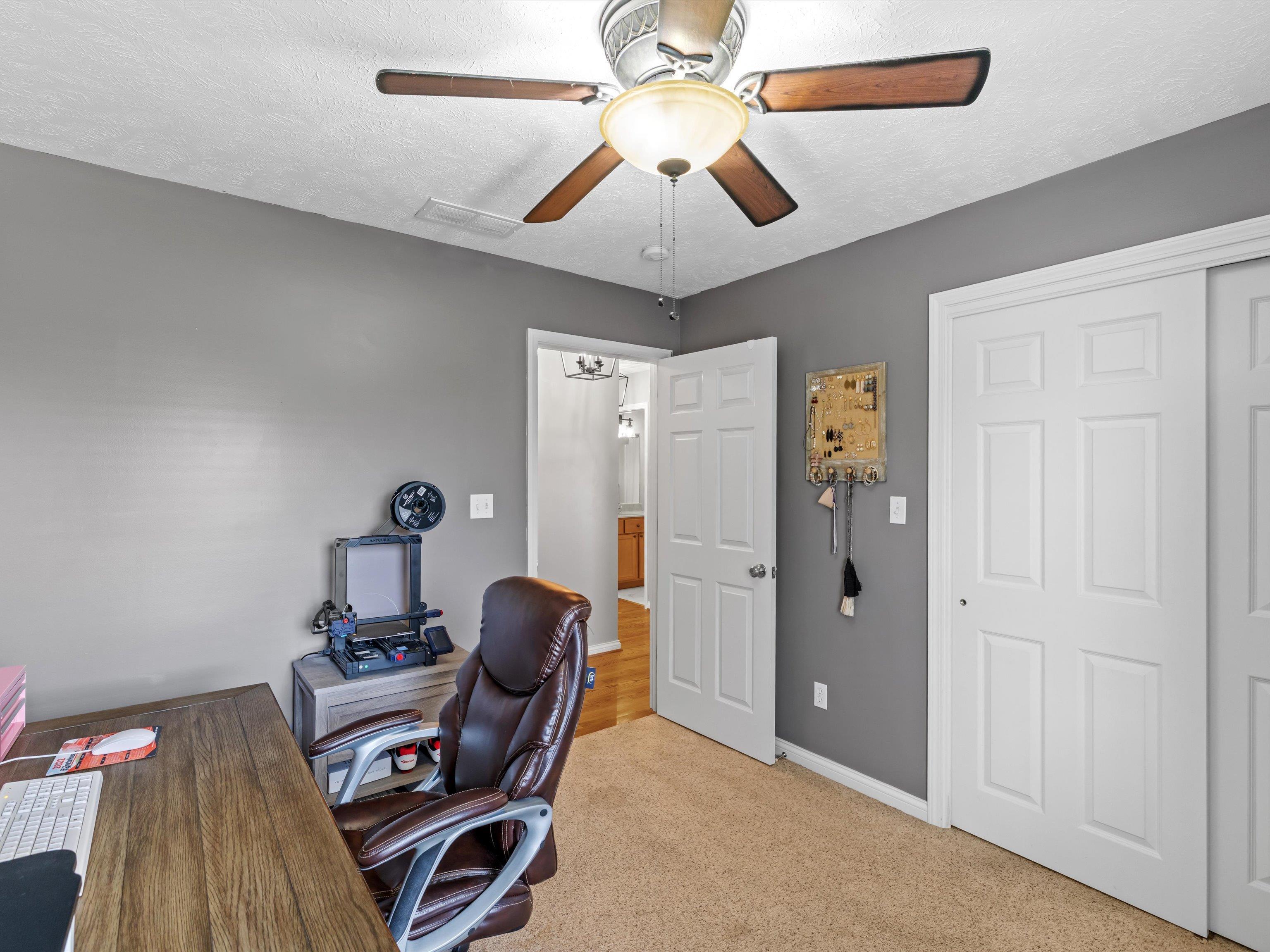 732 Crittenden St., Owensboro, Kentucky 42303, 3 Bedrooms Bedrooms, ,2 BathroomsBathrooms,Single Family Residence,For Sale,Crittenden St.,92613