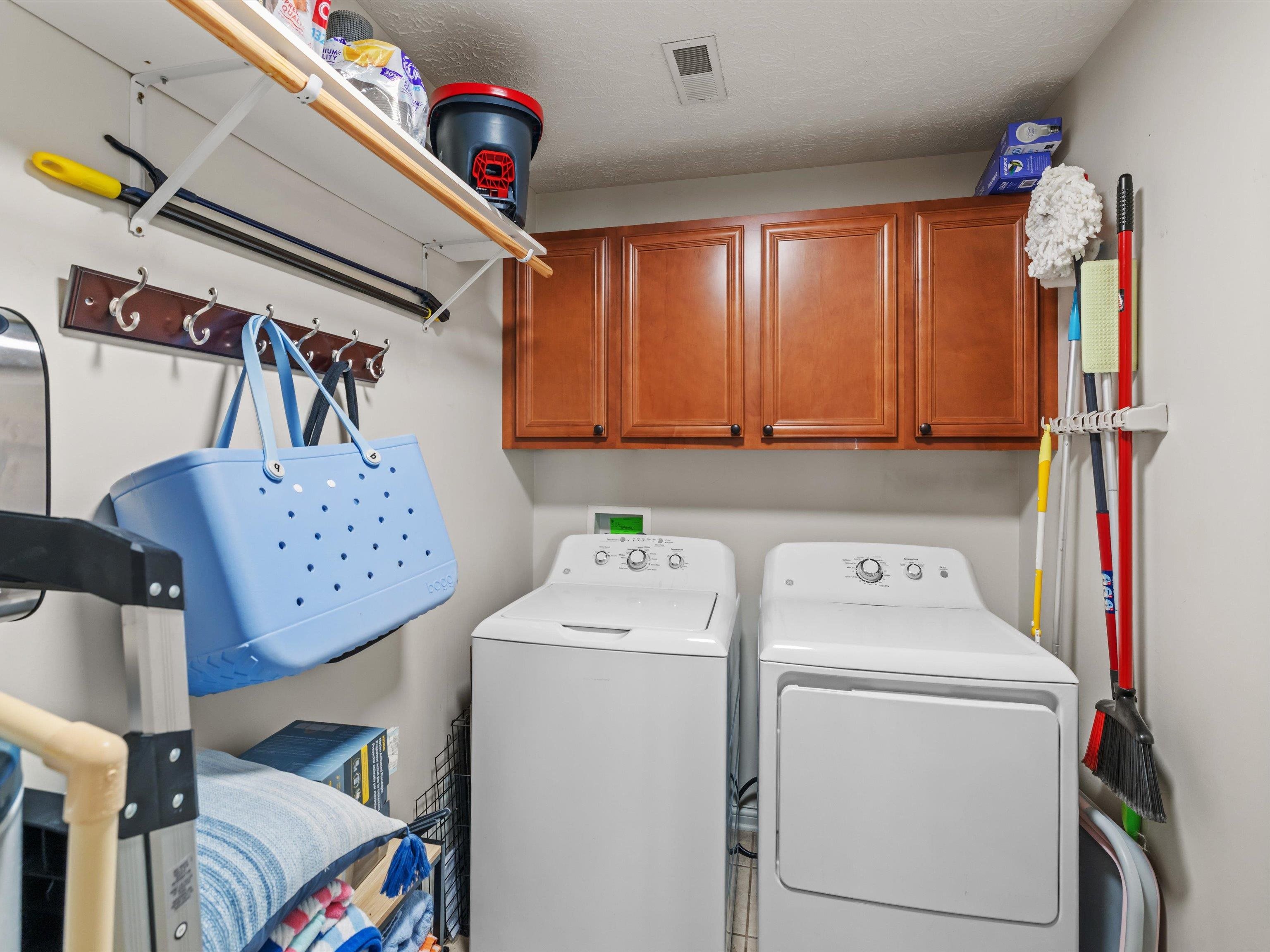 732 Crittenden St., Owensboro, Kentucky 42303, 3 Bedrooms Bedrooms, ,2 BathroomsBathrooms,Single Family Residence,For Sale,Crittenden St.,92613