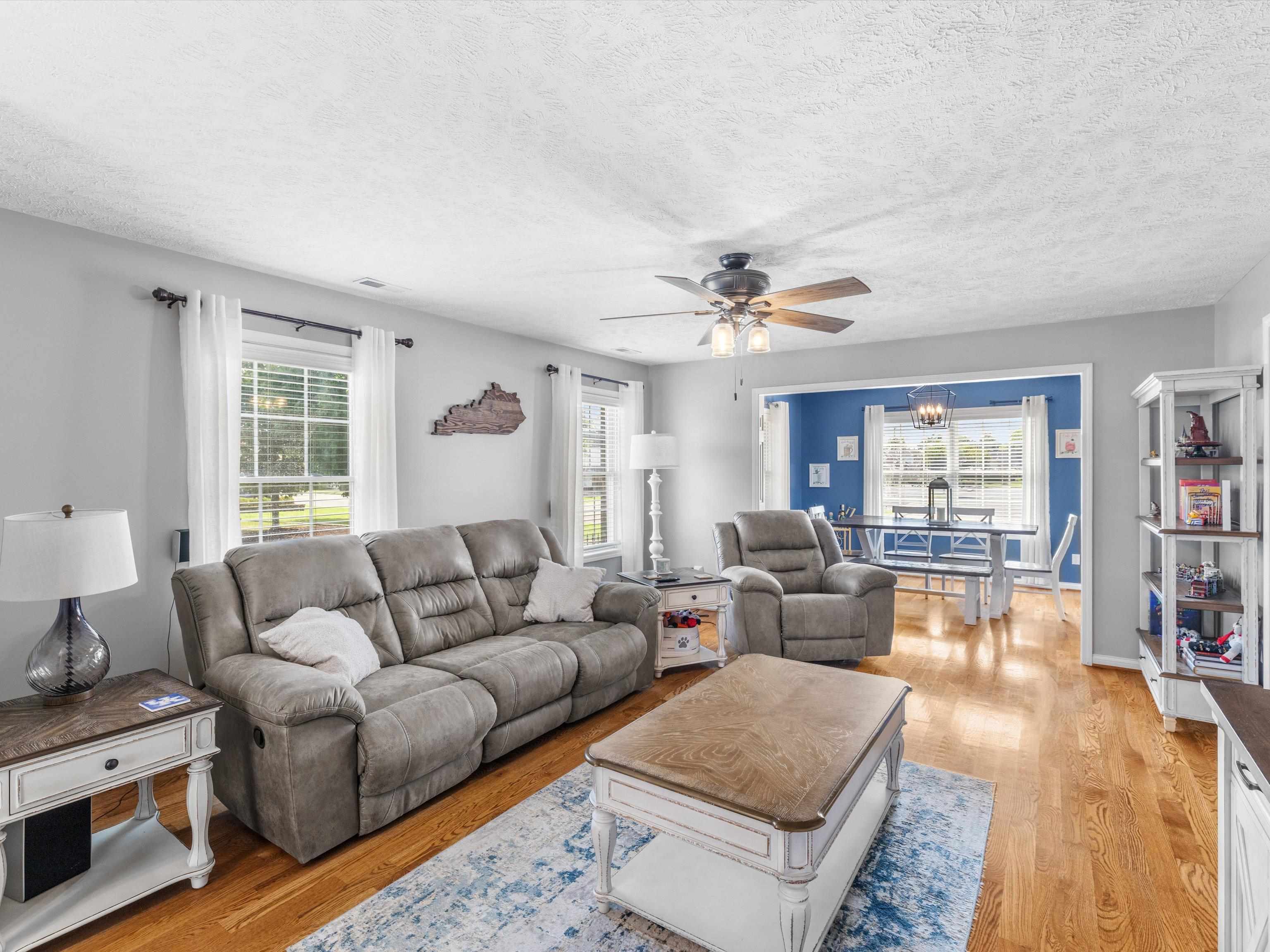 732 Crittenden St., Owensboro, Kentucky 42303, 3 Bedrooms Bedrooms, ,2 BathroomsBathrooms,Single Family Residence,For Sale,Crittenden St.,92613